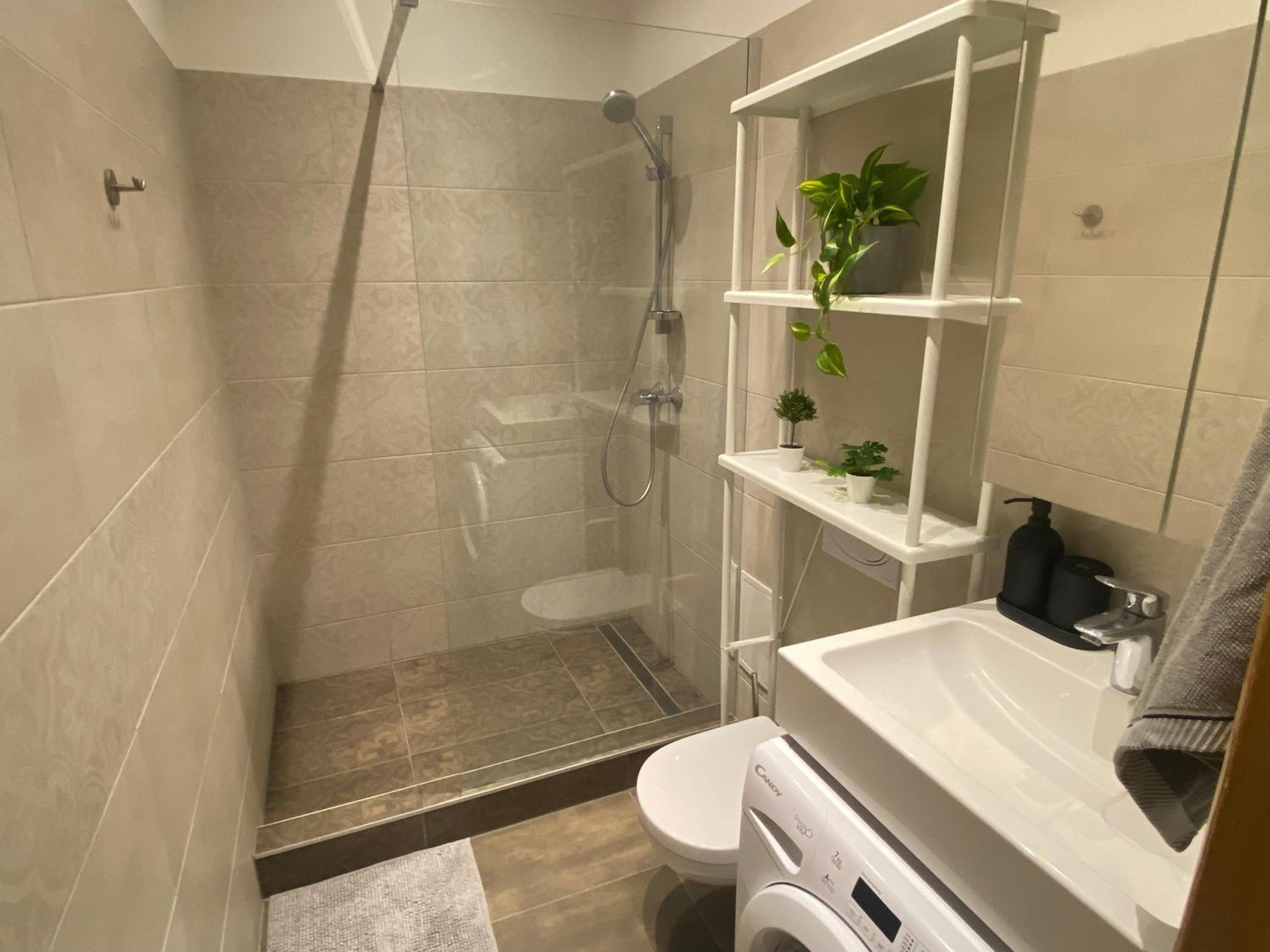 Cosy 2 bedroom apartment in Riga center view 4