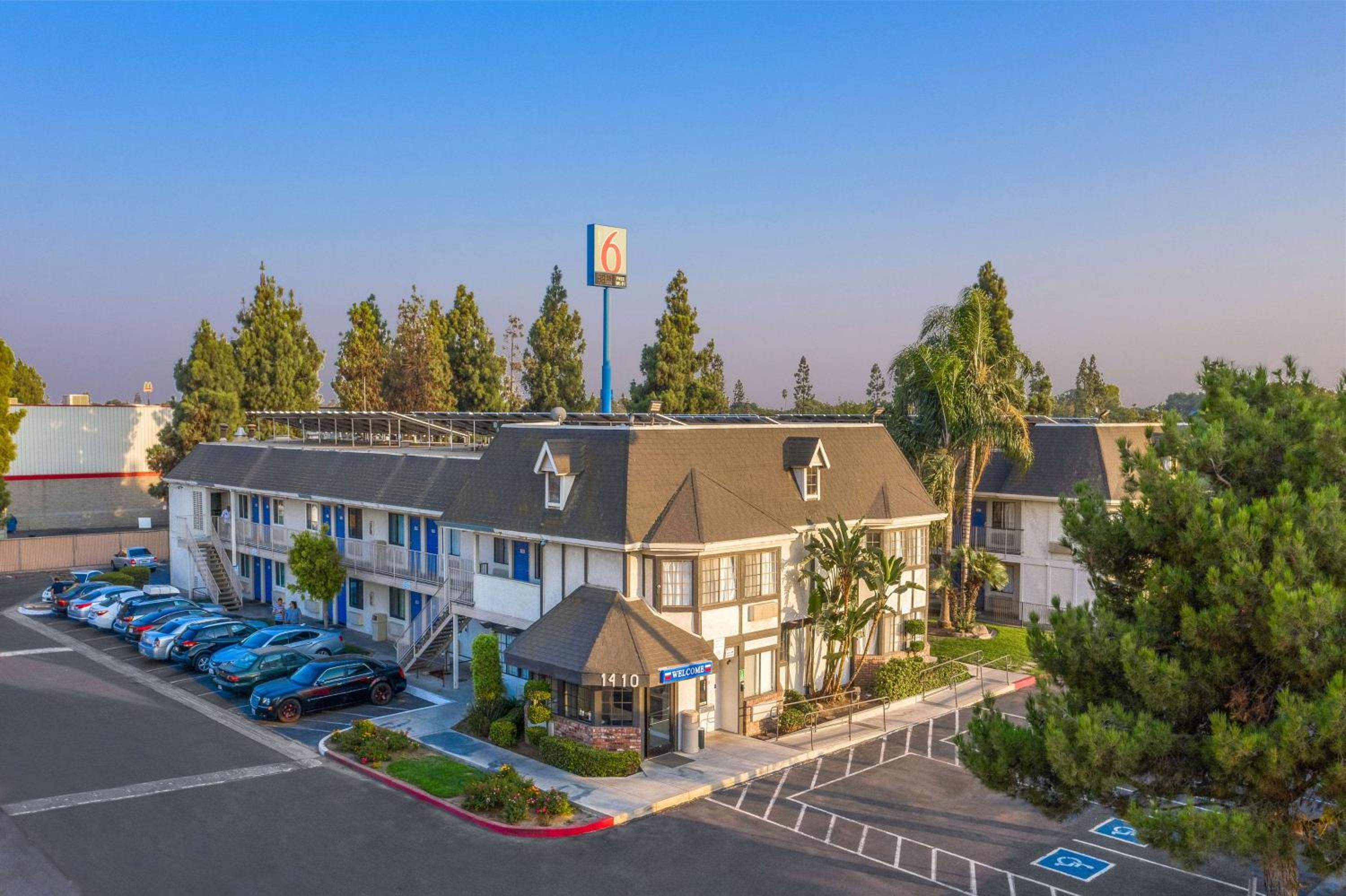 Merced Vacations - Motel 6-Merced, CA - North - Property Image 2