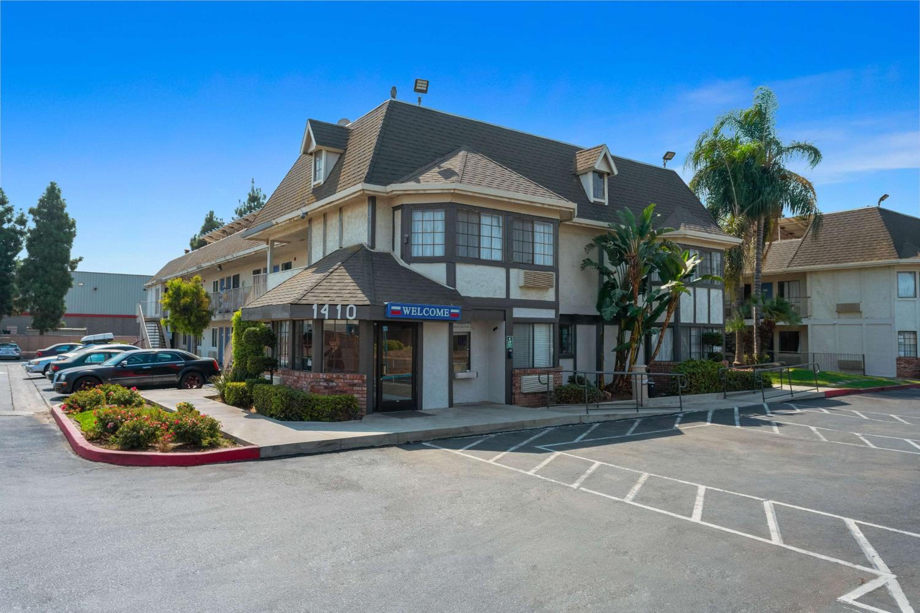 Merced Vacations - Motel 6-Merced, CA - North - Property Image 3