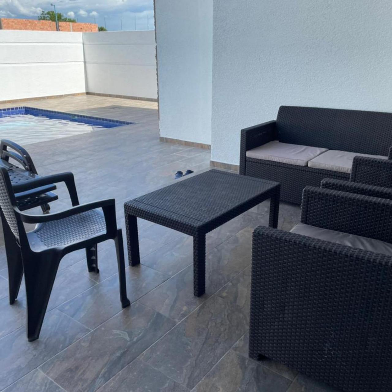 Casa Vacacional con Piscina Privada en Girardot