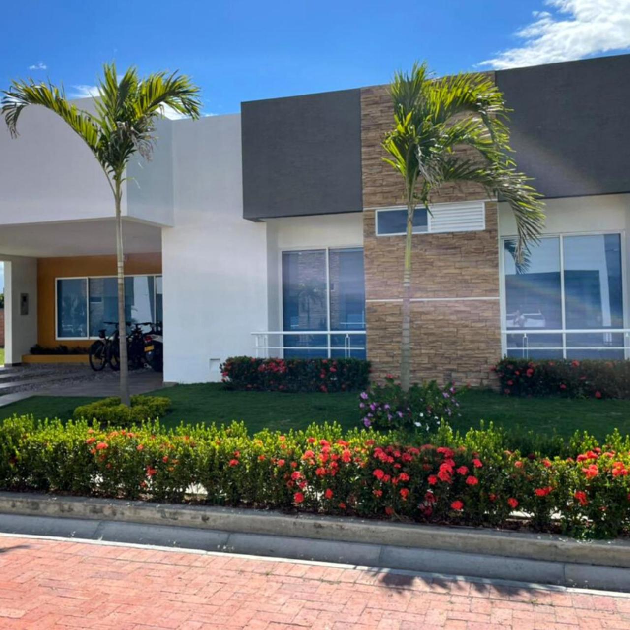 Casa Vacacional con Piscina Privada en Girardot