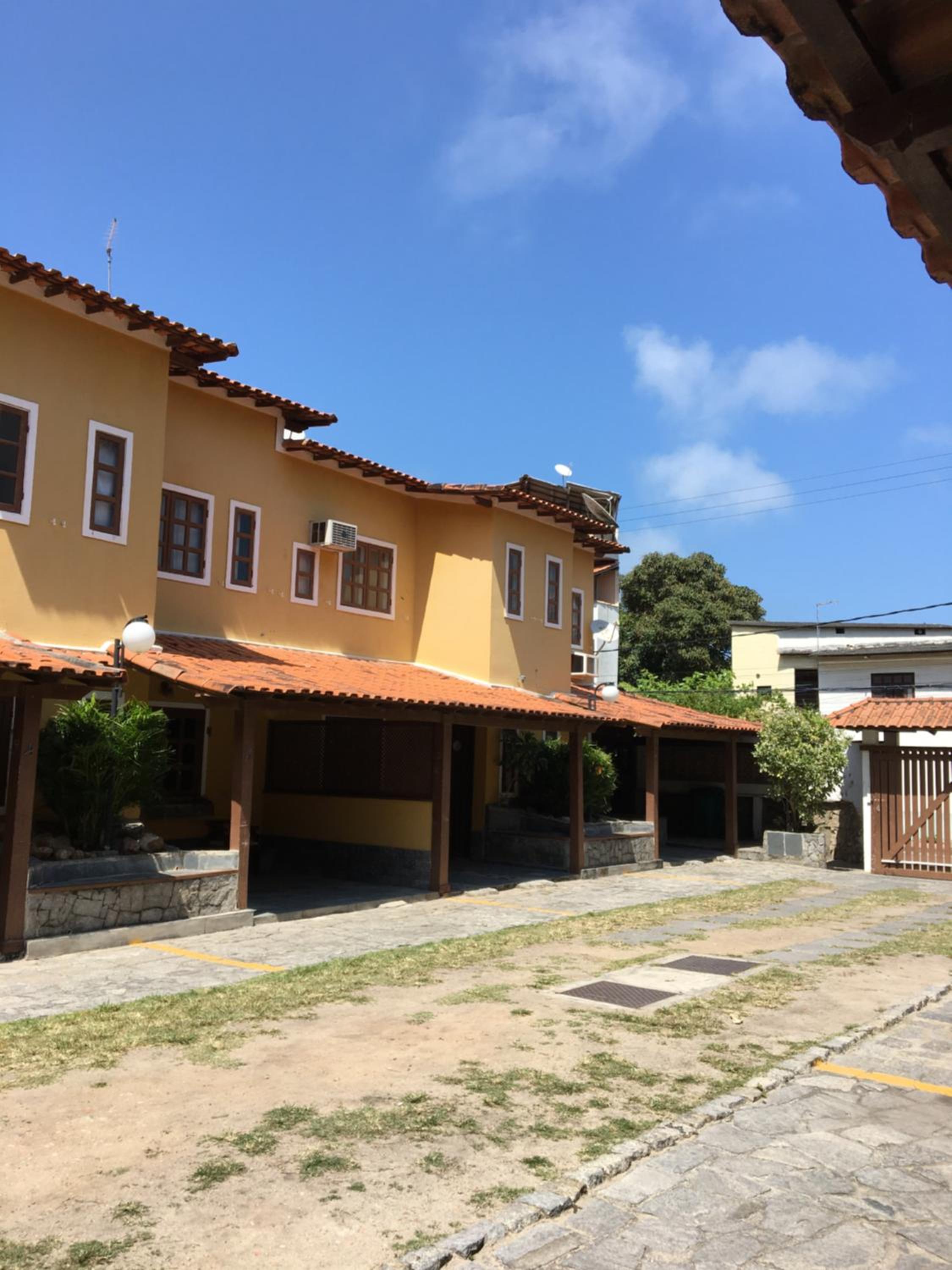 Hotel ESCAPE PARA O PARAISO, Casa Mobiliada com PISCINA e Salão de jogos, 300mt da PRAIA - Image 1