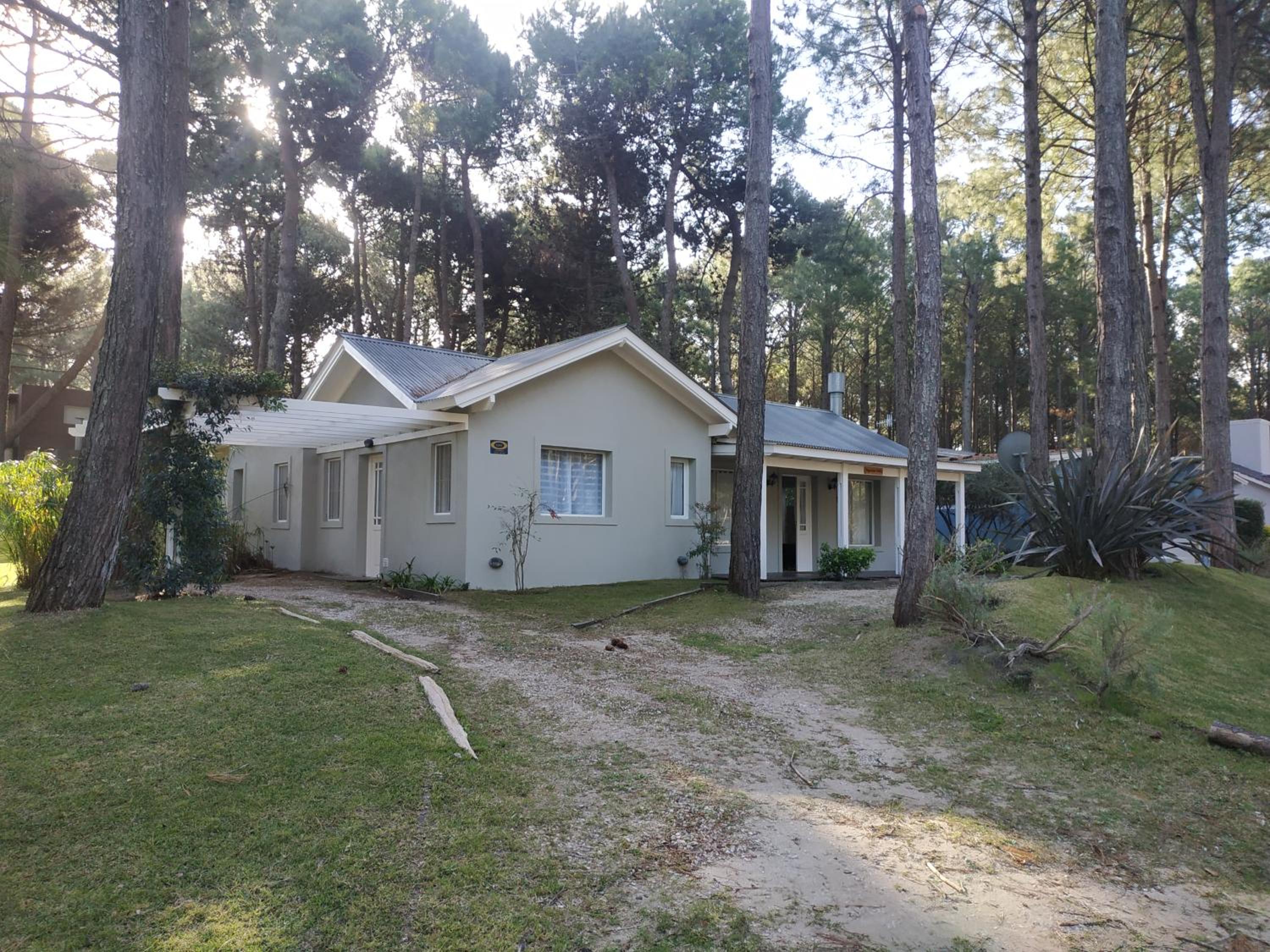 Pinamar Norte Casa Aquiles 8 pax