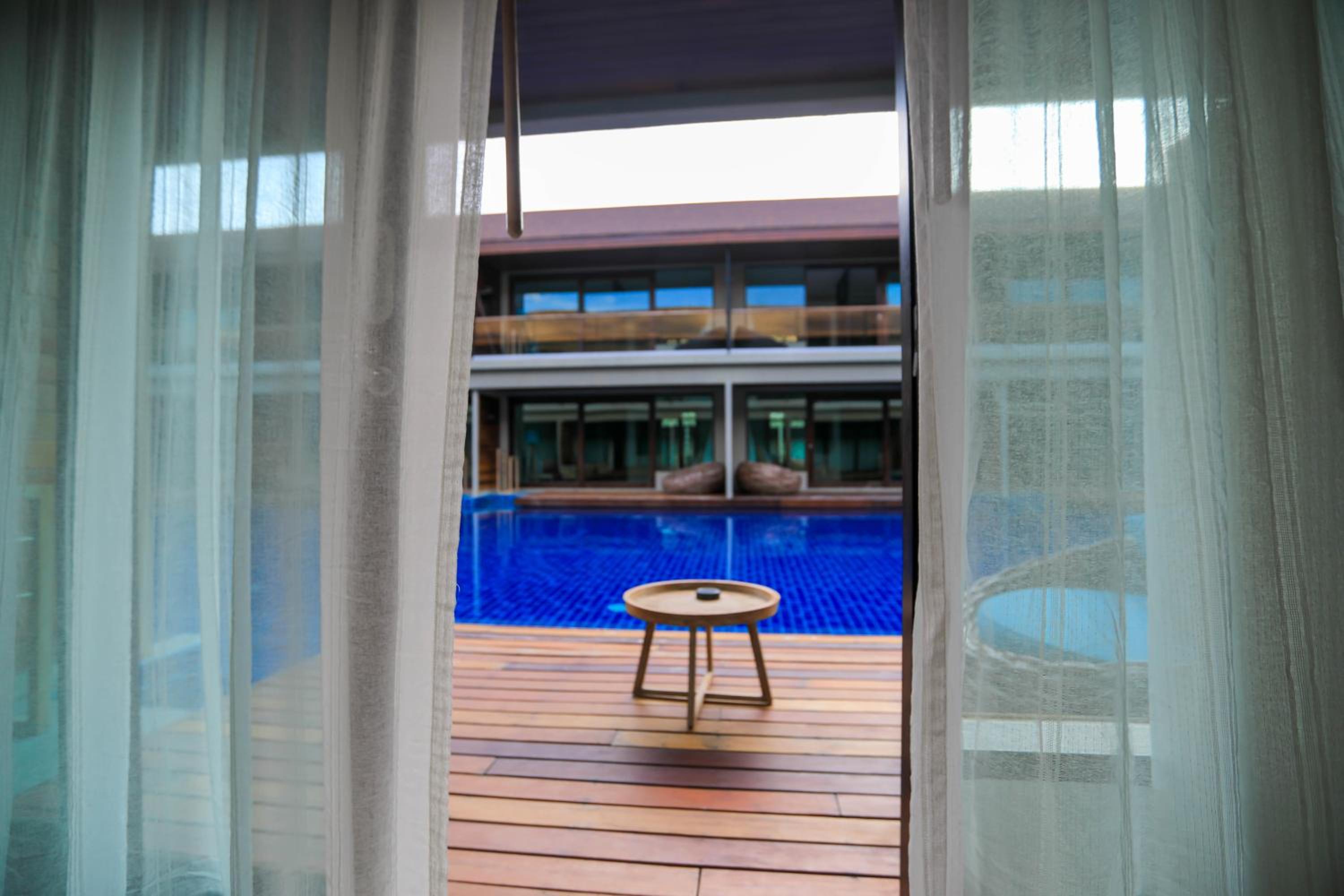 AKIRA Lipe Resort