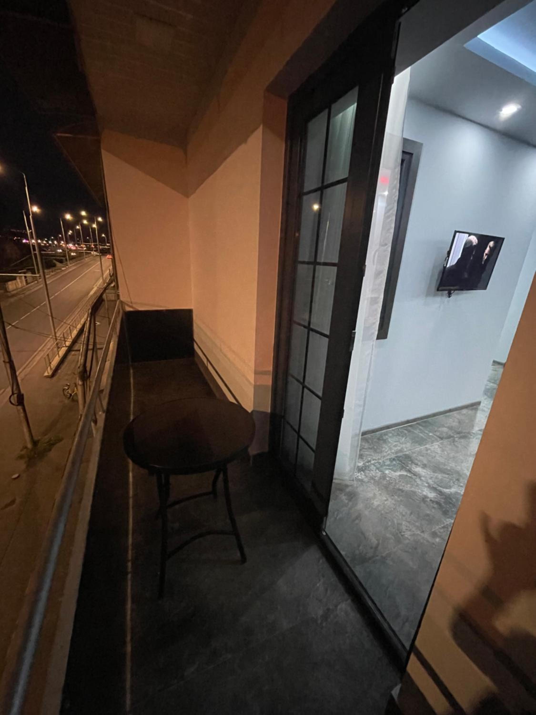 Designed Apartment with French Balcony SELF CHECK IN