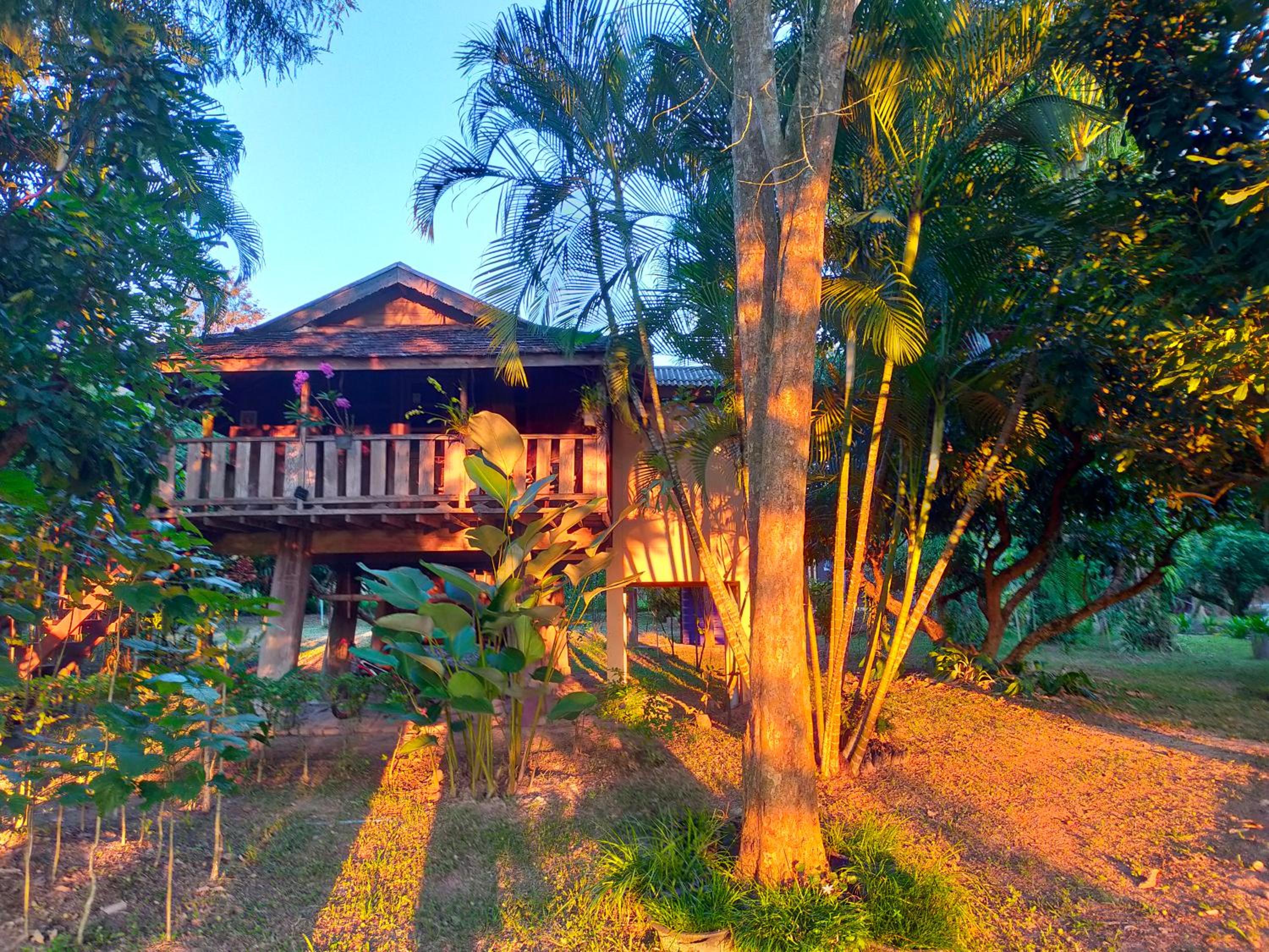 Khoom Kam Kaew