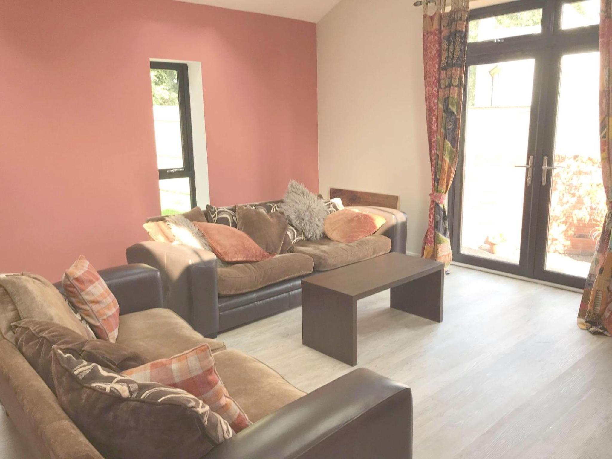 Delightful detached Cottage in Village Centre view 2