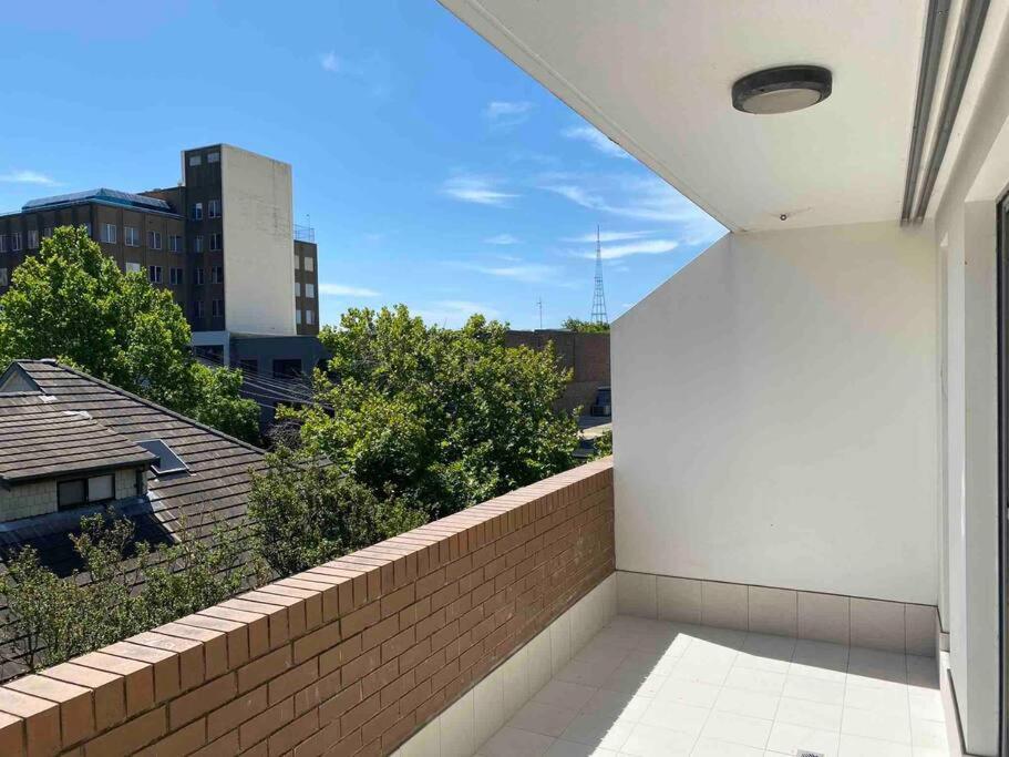 Crows Nest - Executive Penthouse - 3 Bedroom- 5km to City