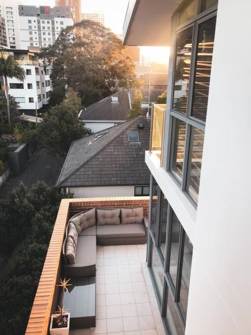 Crows Nest - Executive Penthouse - 3 Bedroom- 5km to City