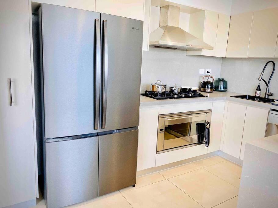 Crows Nest - Executive Penthouse - 3 Bedroom- 5km to City