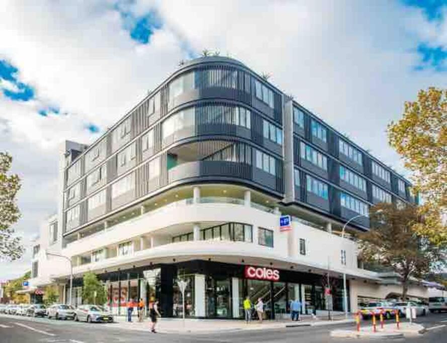 Crows Nest - Executive Penthouse - 3 Bedroom- 5km to City