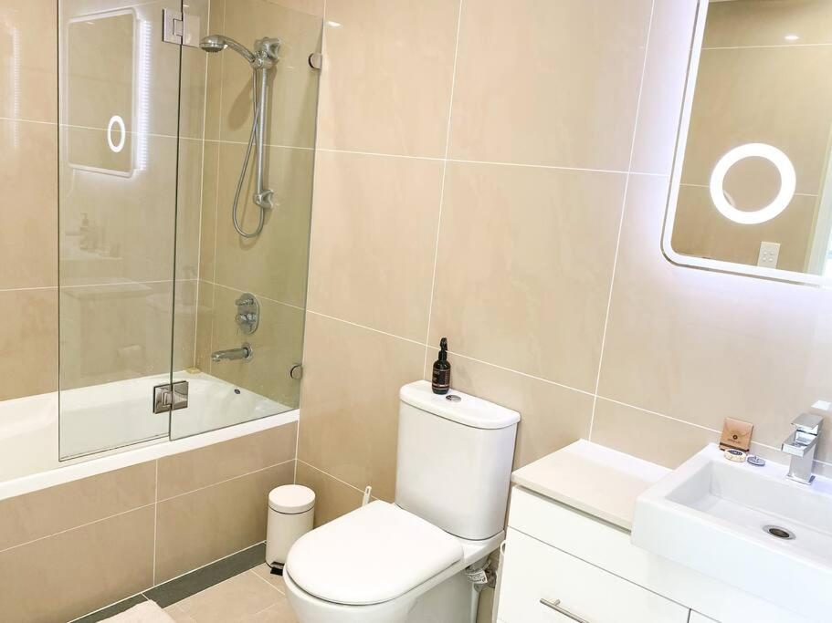 Crows Nest - Executive Penthouse - 3 Bedroom- 5km to City