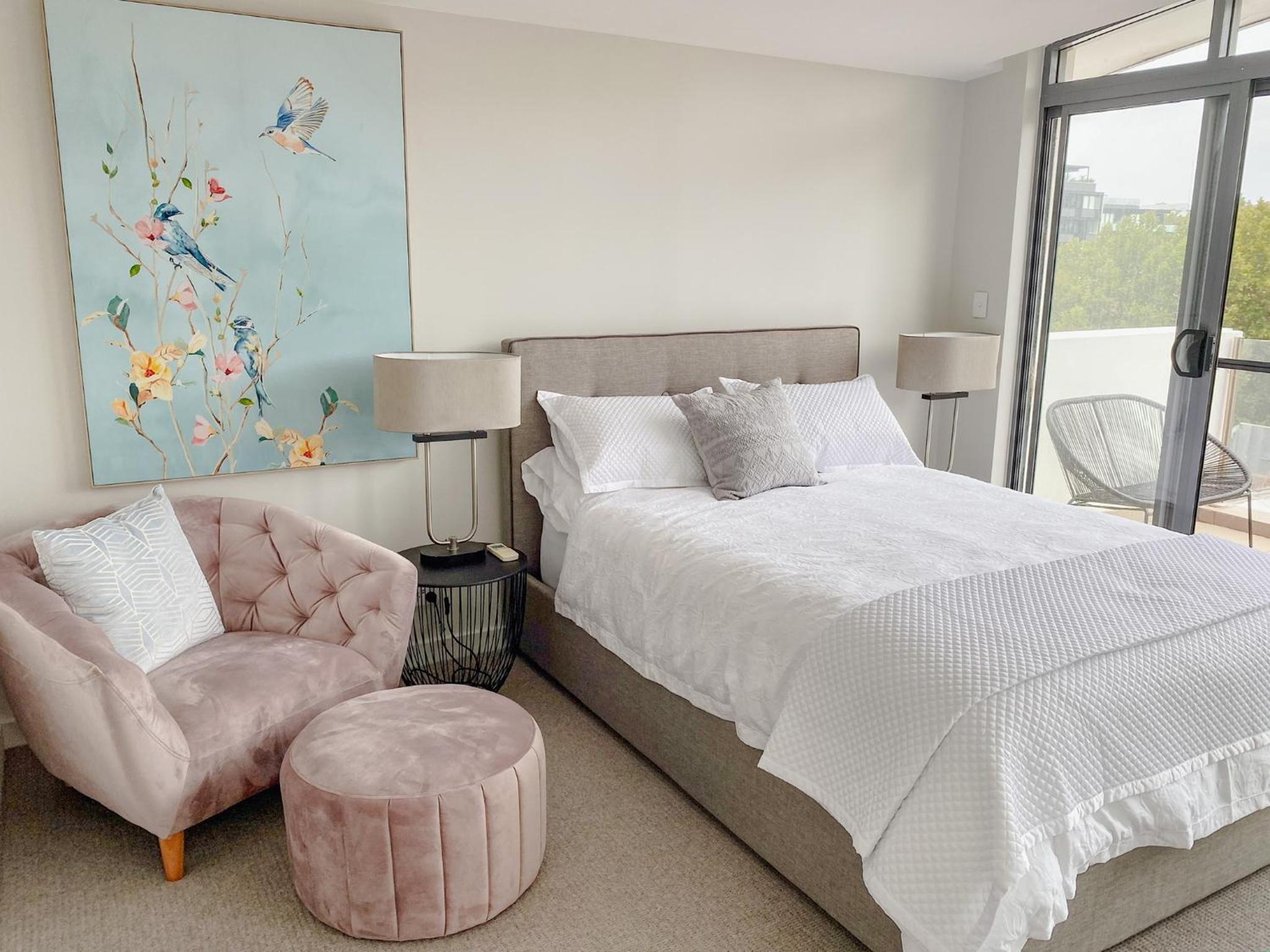 Crows Nest - Executive Penthouse - 3 Bedroom- 5km to City