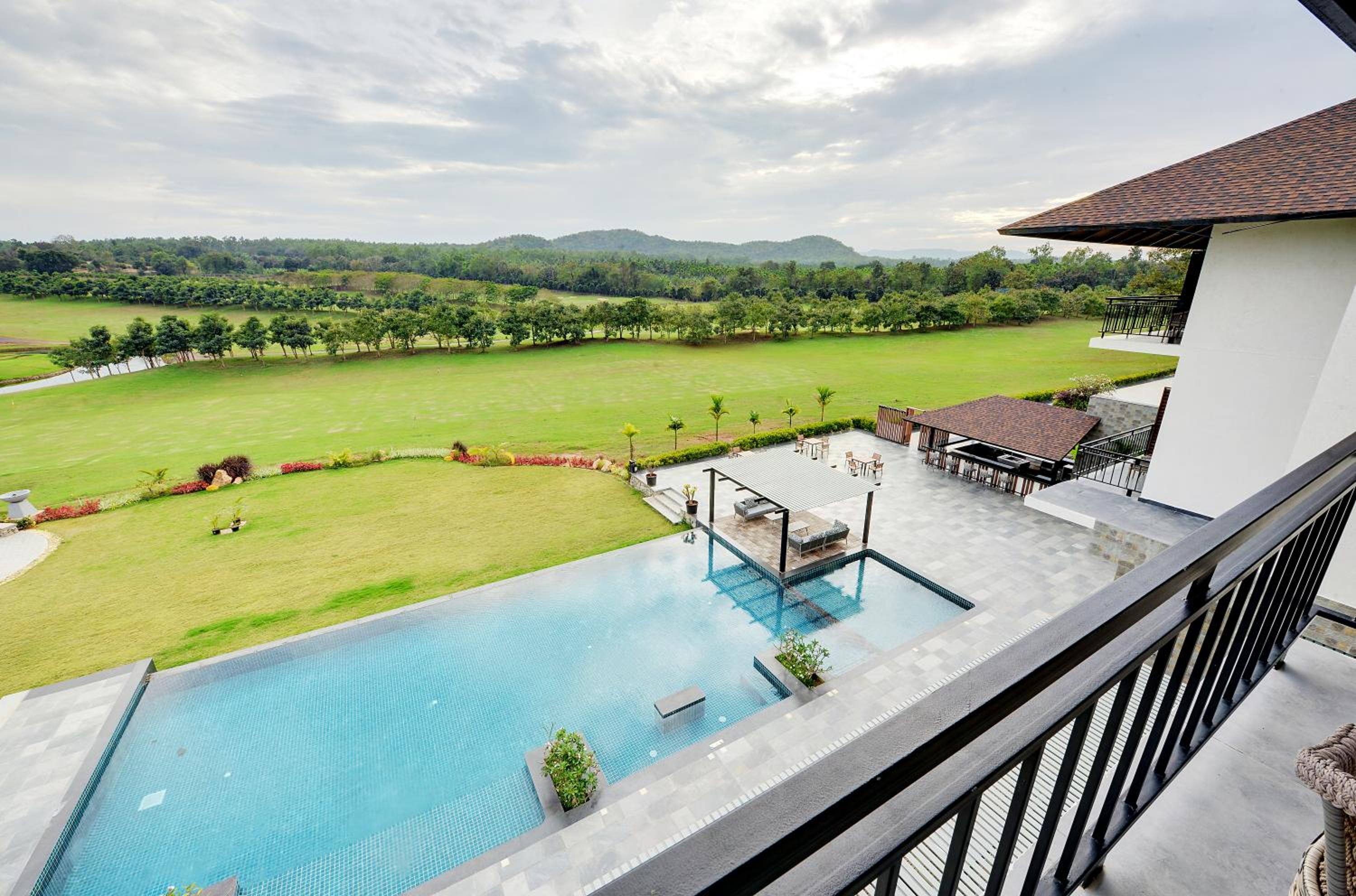Kimmane Luxury Golf Resort view 5
