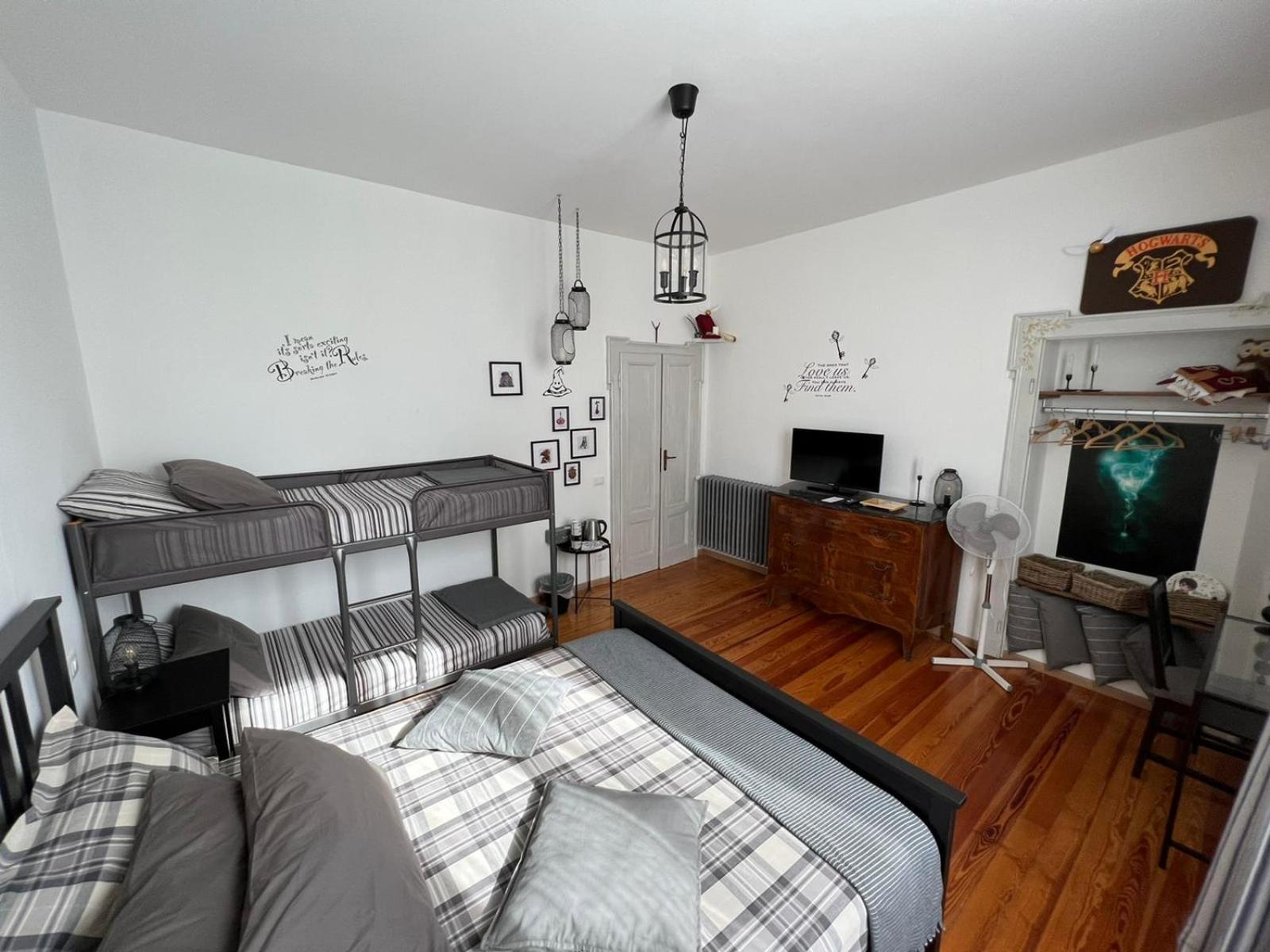 Frankie’s House, 写真 50