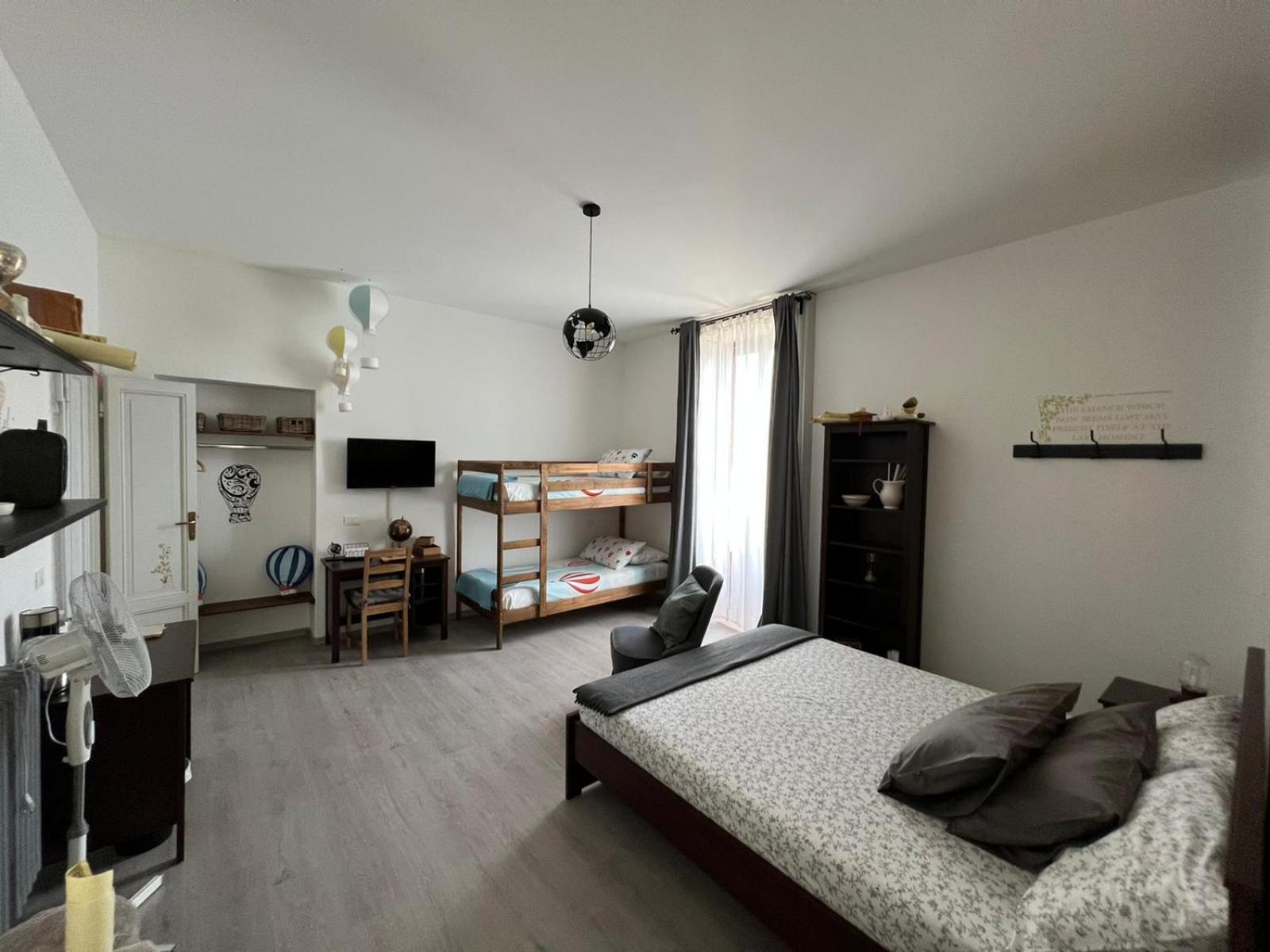 Frankie’s House, 写真 78
