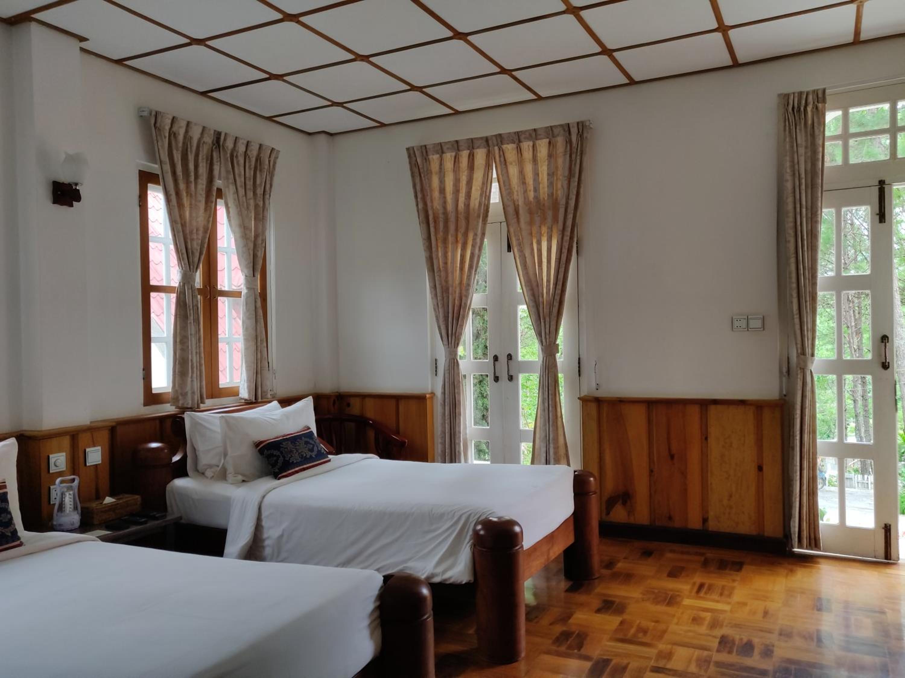 Hillock Villa