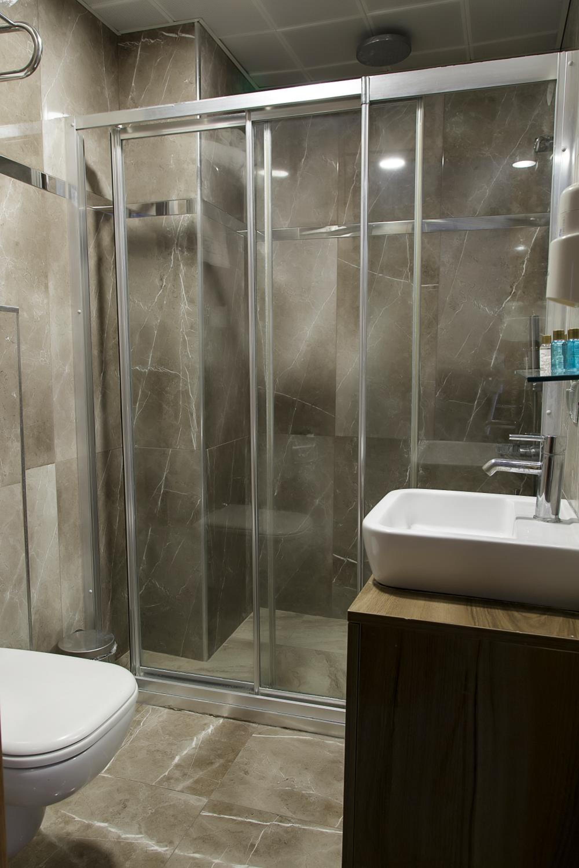 Istanbul River Hotel - Image 25