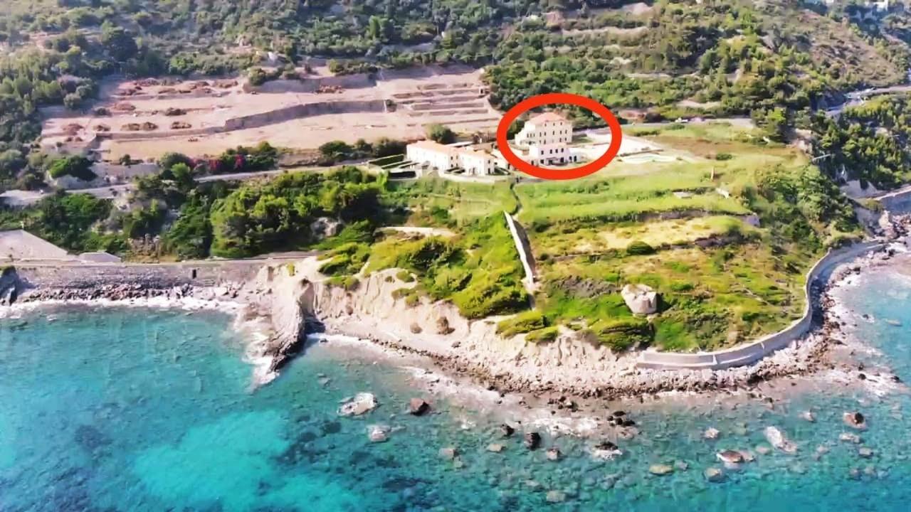 Hotel Cluxury-Torre dei Saraceni BOUTIQUE APT BY THE SEA Beach, Pool,Private Jacuzzi, Parking - Image 1