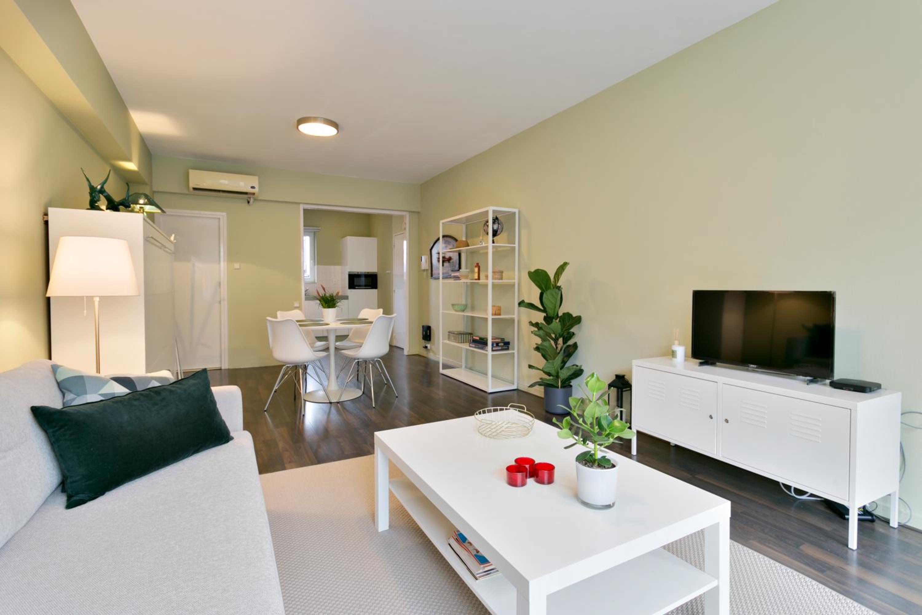 Cosy studio in city center with sunny terrace, free NETFLIX and Wifi view 3