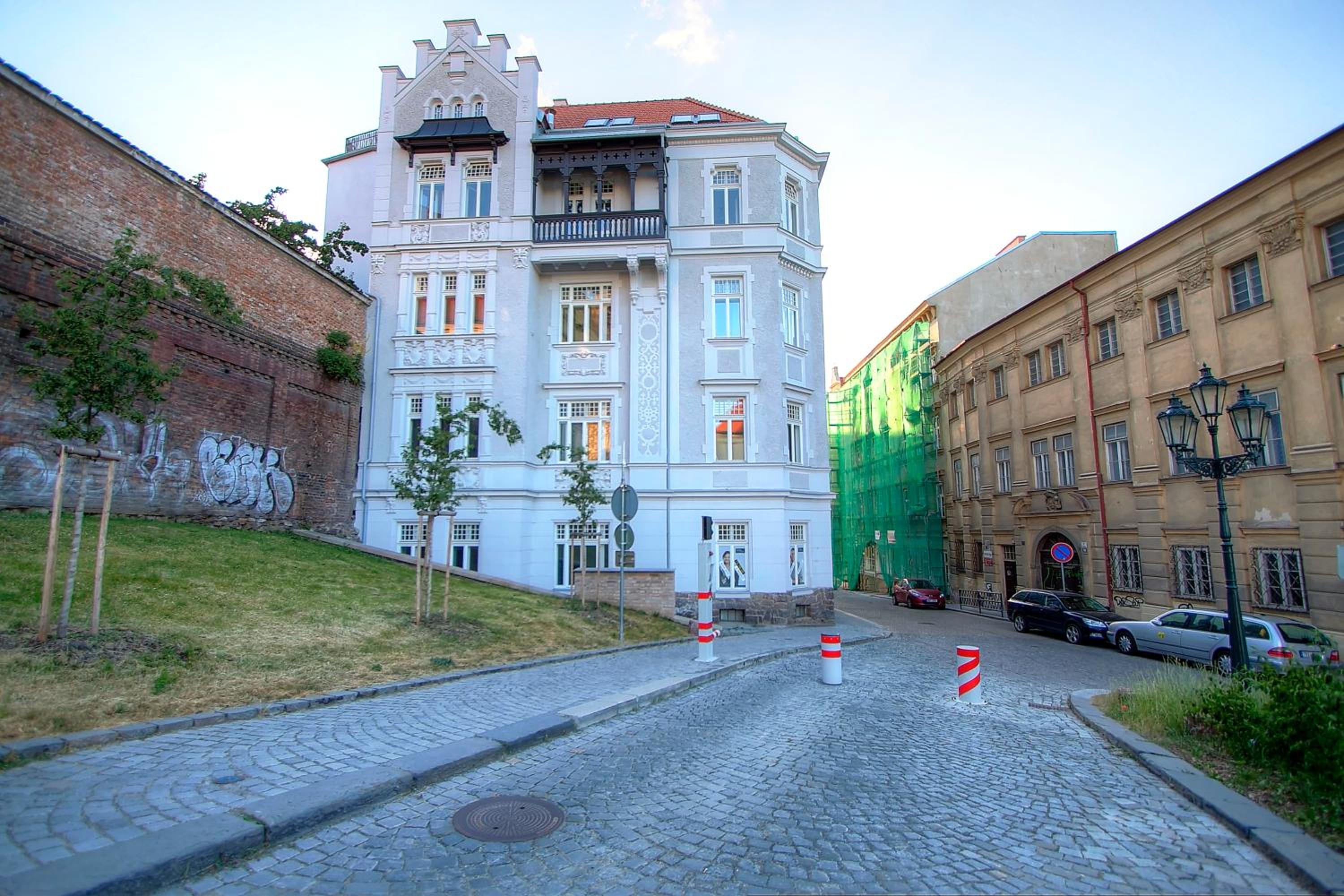 Bishop Apartments