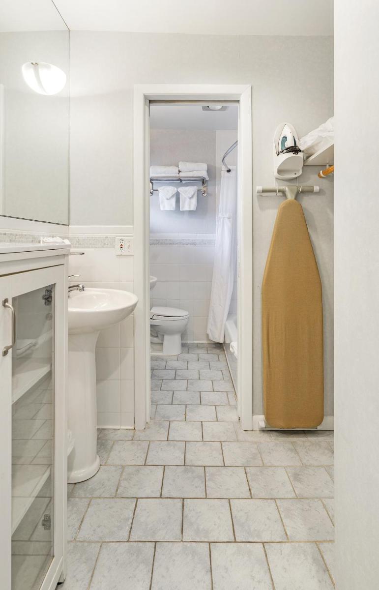 East Hampton House Resort 90