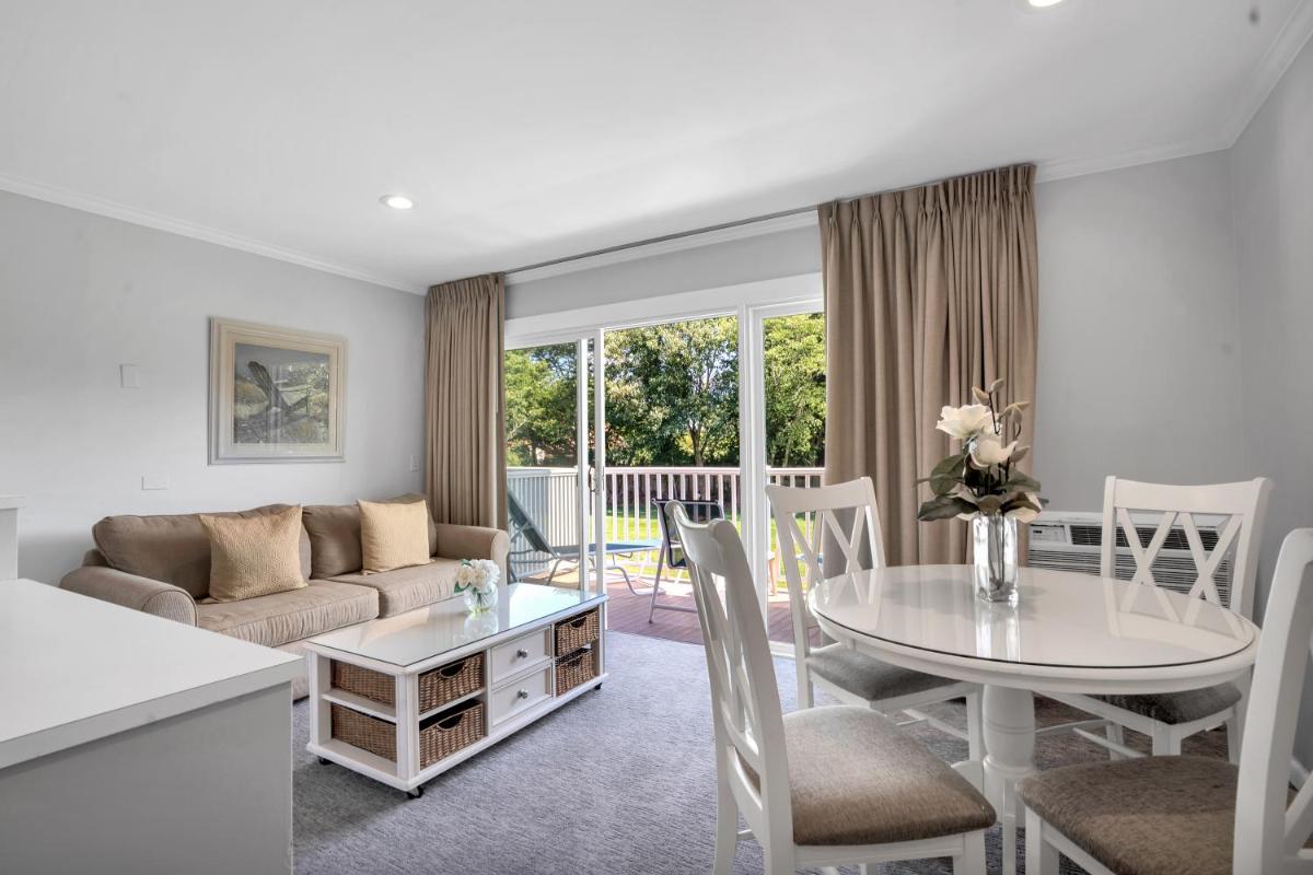 East Hampton House Resort 242