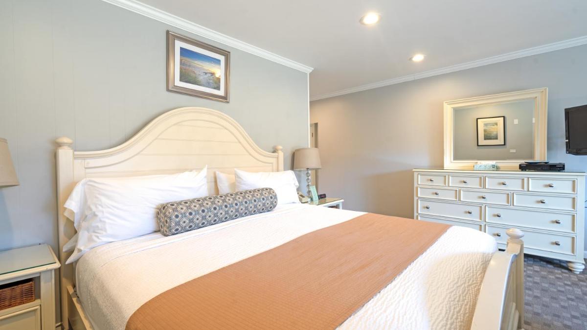 East Hampton House Resort 18