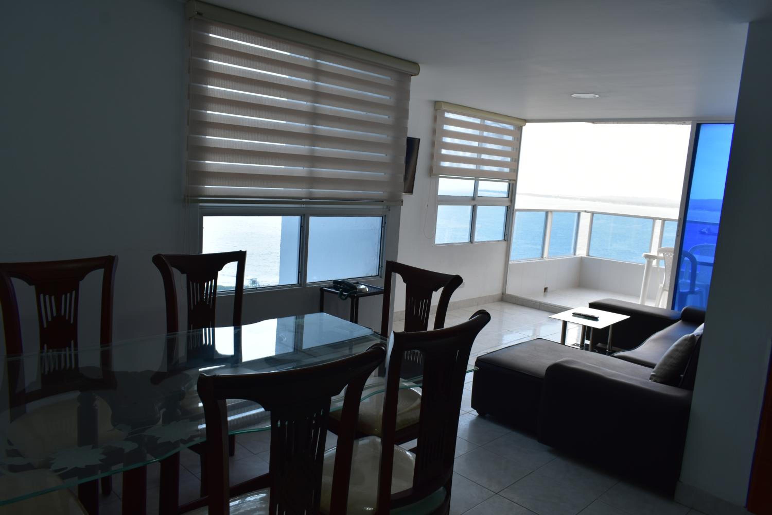 Apartamento en Cartagena Edificio El conquistador Sector el Laguito - By Corfeinco