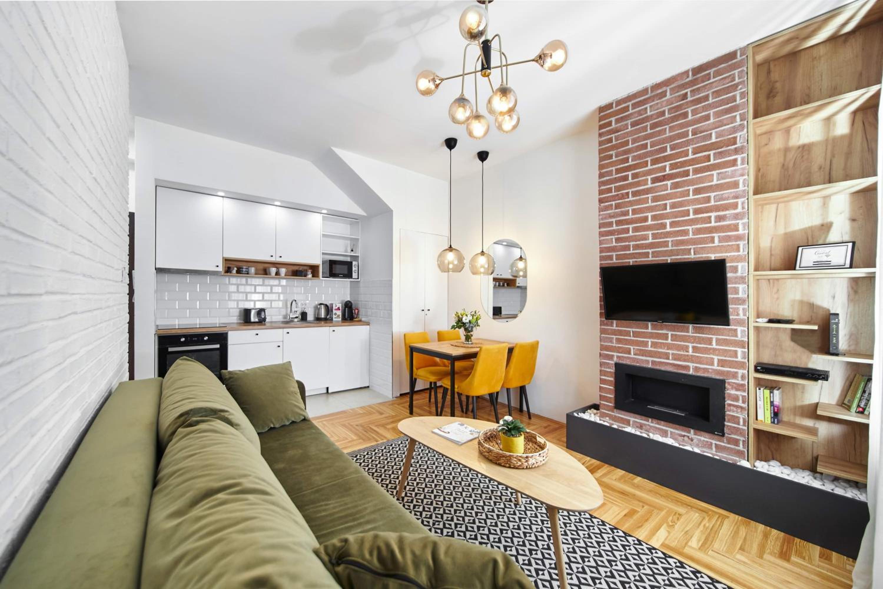 Modern Living Apt - Emberly - PRIVATE PARKING view 2