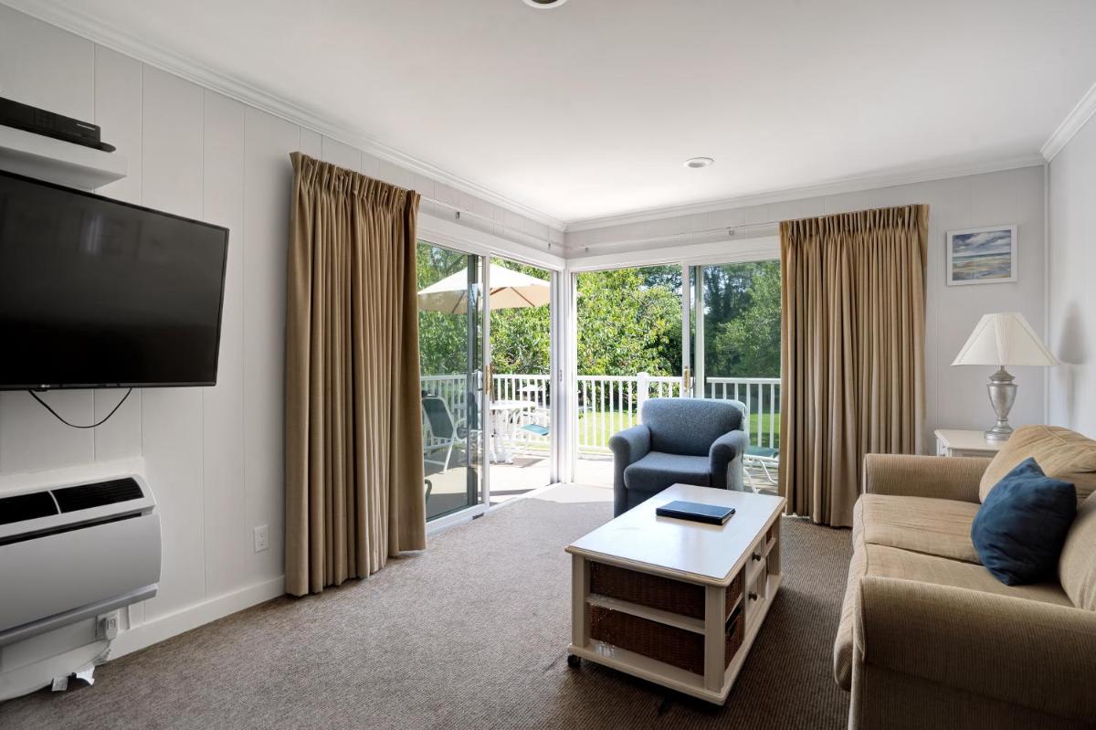East Hampton House Resort 30