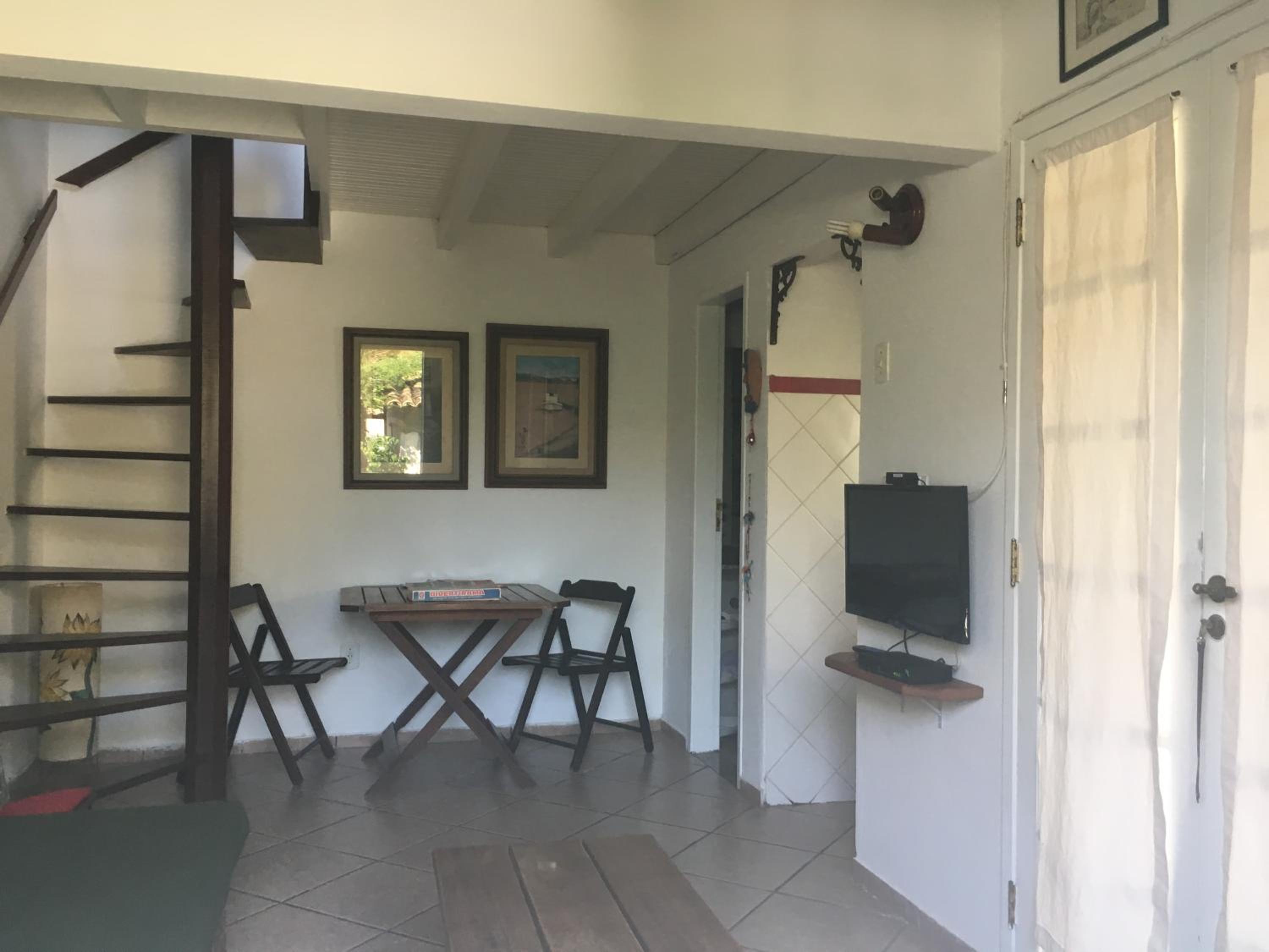 Refúgio Aconchegante no Peró Jardim Privativo Wi-Fi Ideal Casais Famílias e Home Office