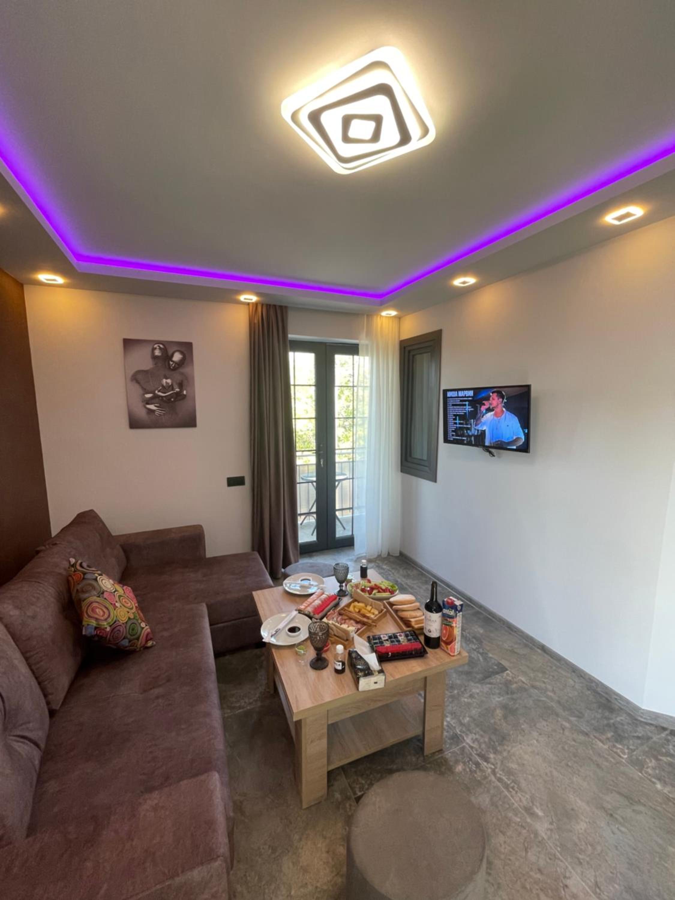 Designed Apartment with French Balcony SELF CHECK IN