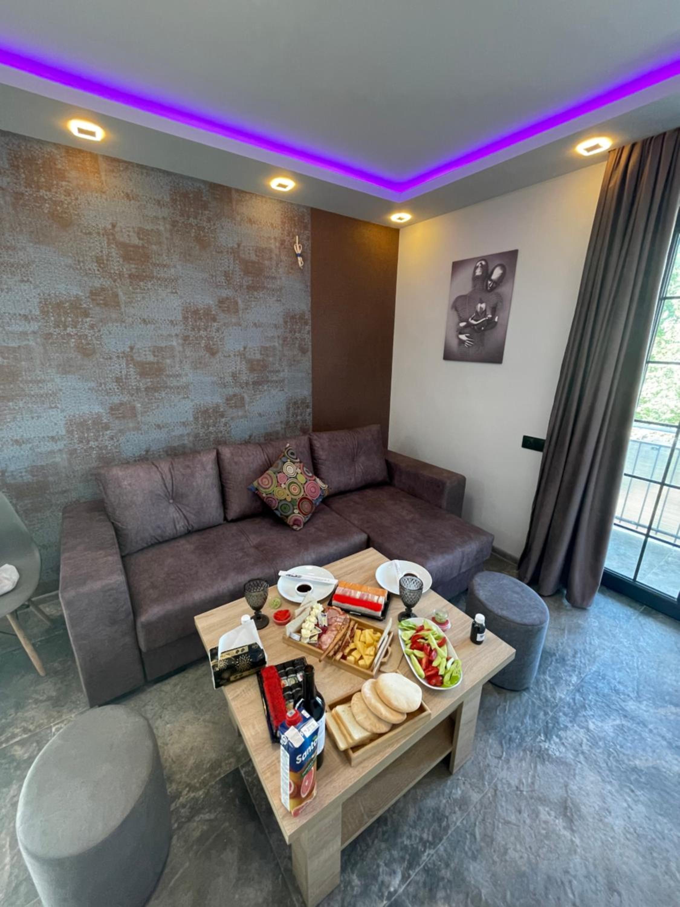 Designed Apartment with French Balcony SELF CHECK IN