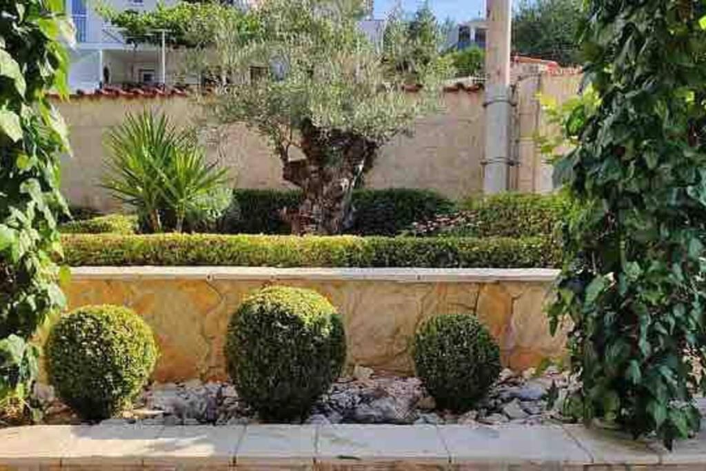 Villa Mala - Pool - Jacuzzi - 5 min. zum Meer