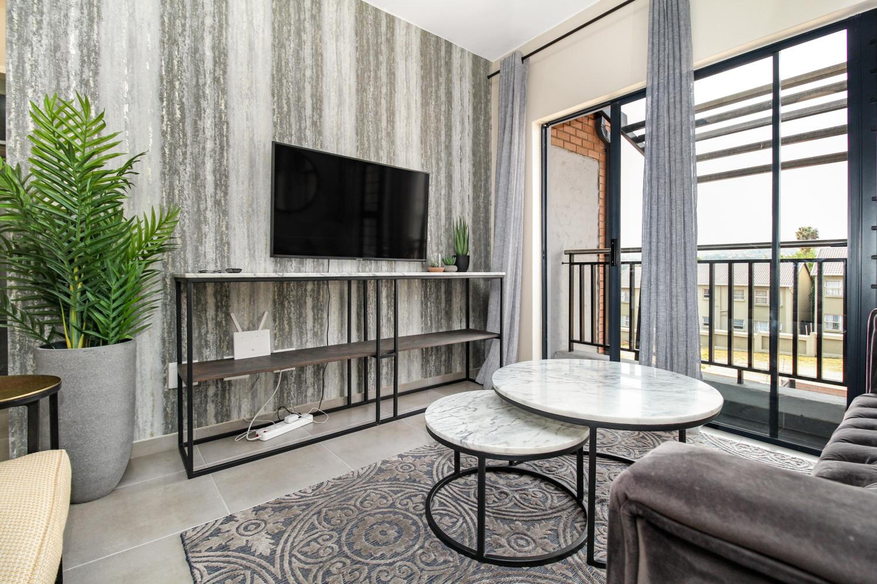 Smartz Apartment 334 view 5