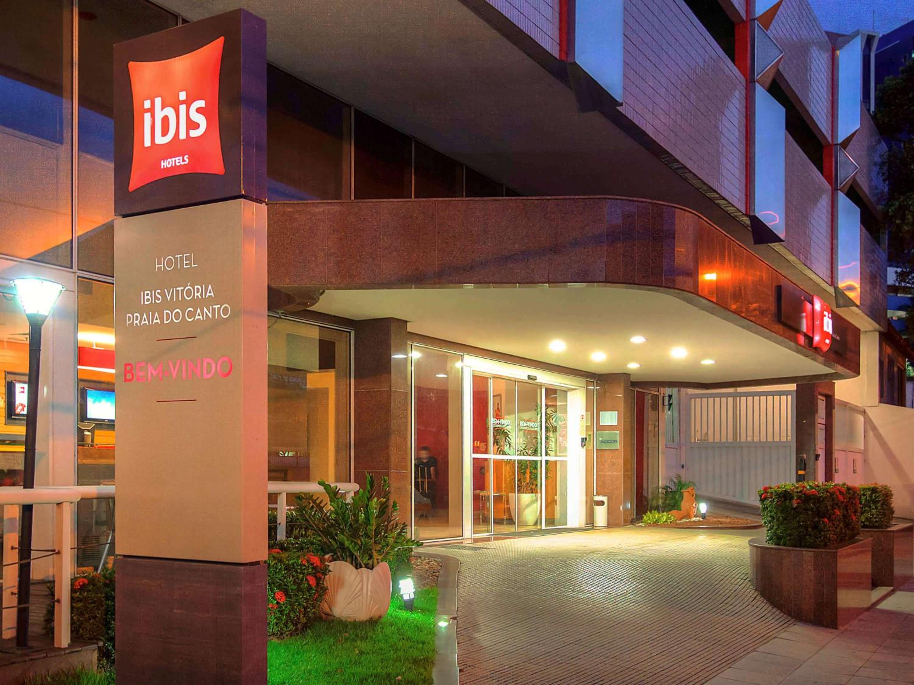 Vitoria Vacations - ibis Vitoria Praia do Canto - Property Image 1