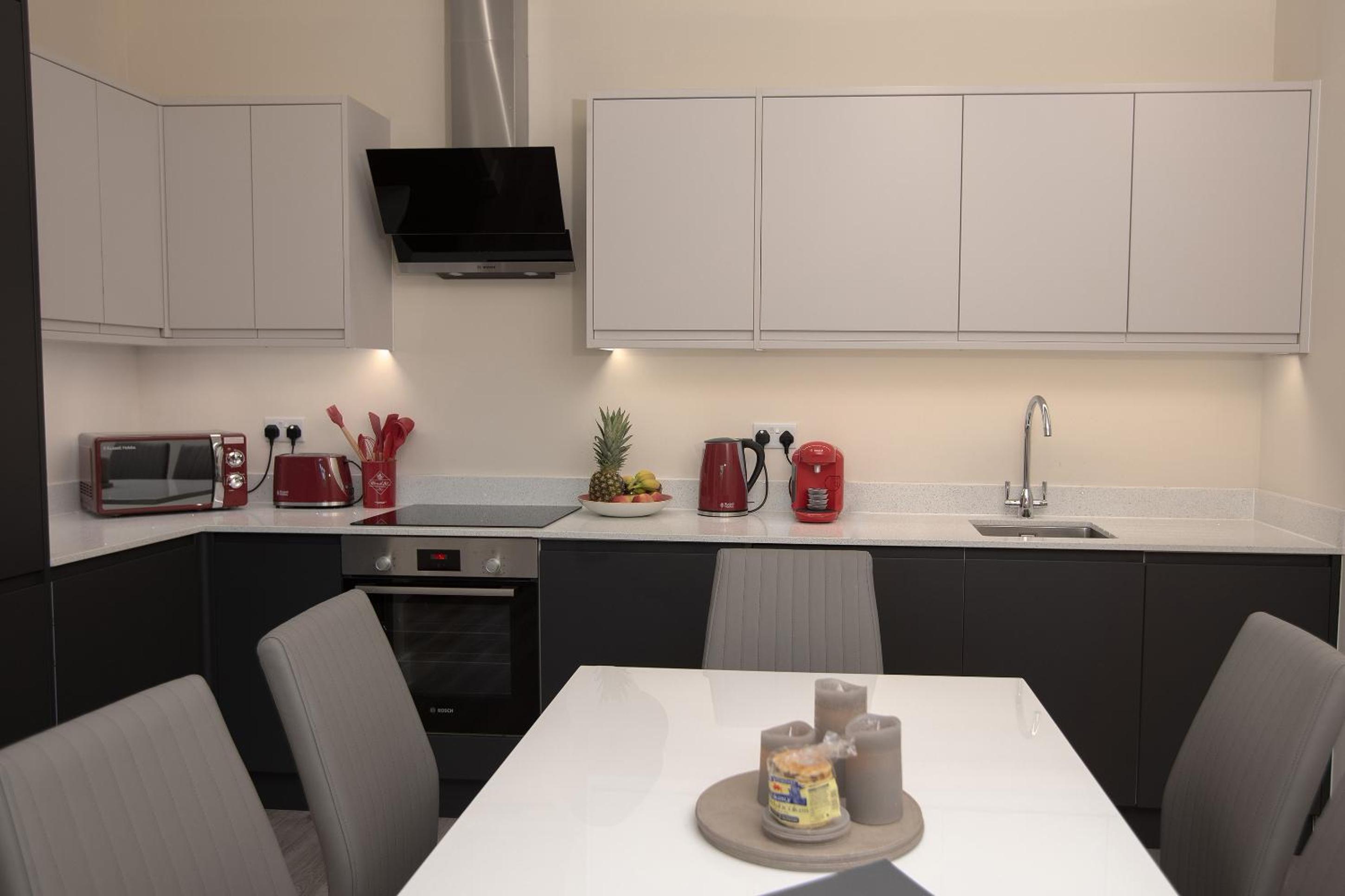 Pembroke Vacations - Pembroke Self Catering Apartments - Property Image 2