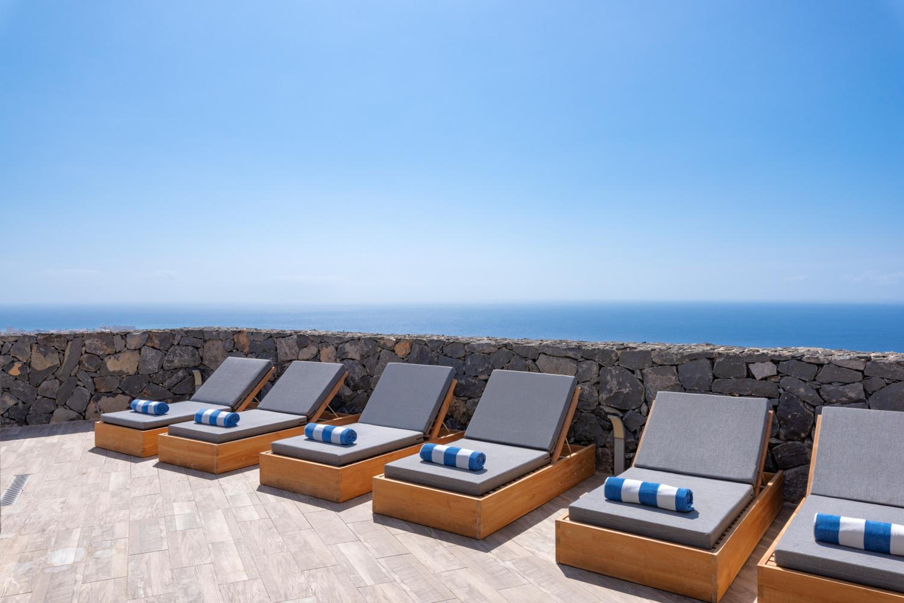 Luxury Villa Maria private heated pool Free Car except Christmas photo 4