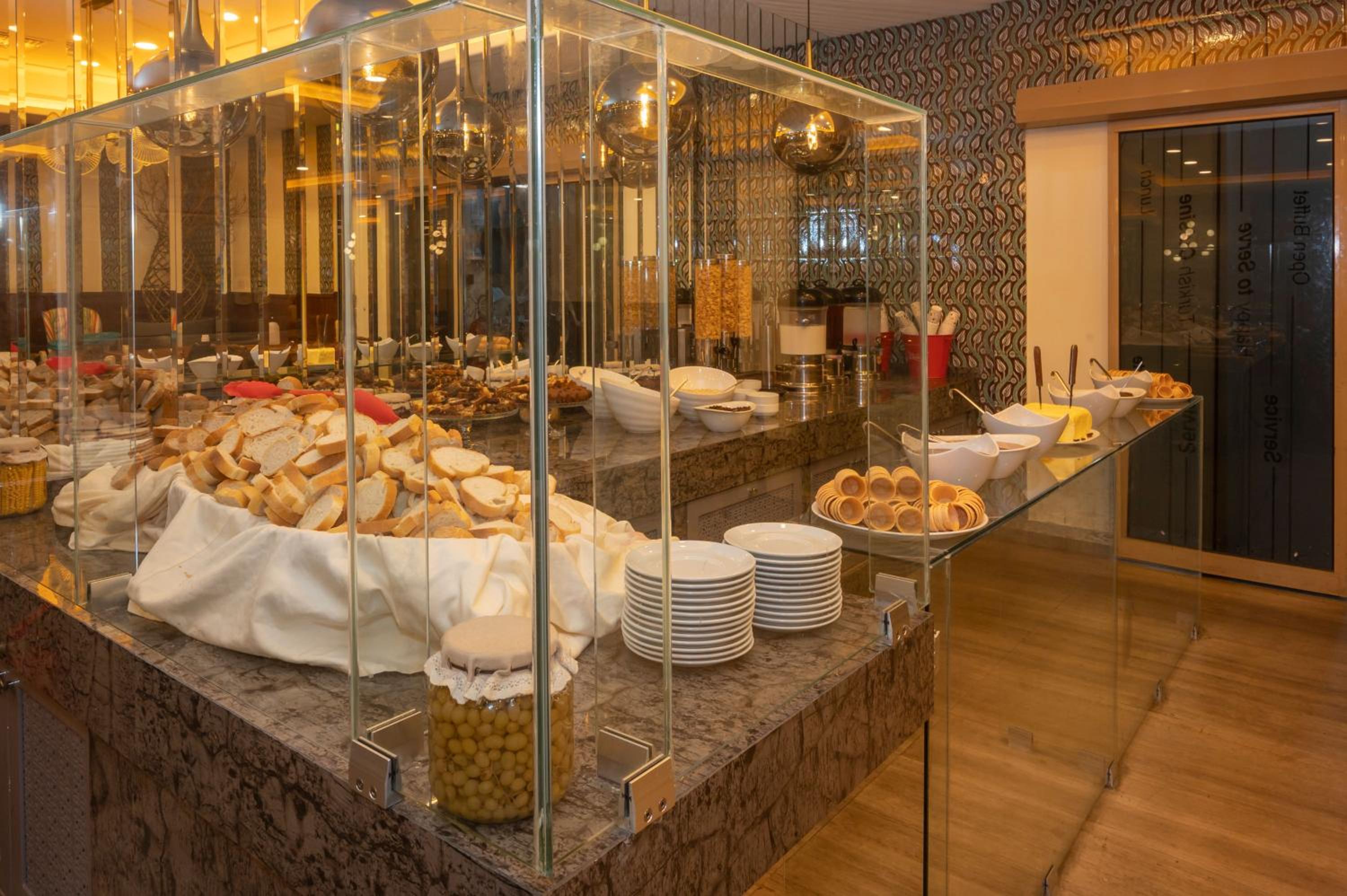 Ramada By Wyndham Istanbul Pera Taksim - Image 54