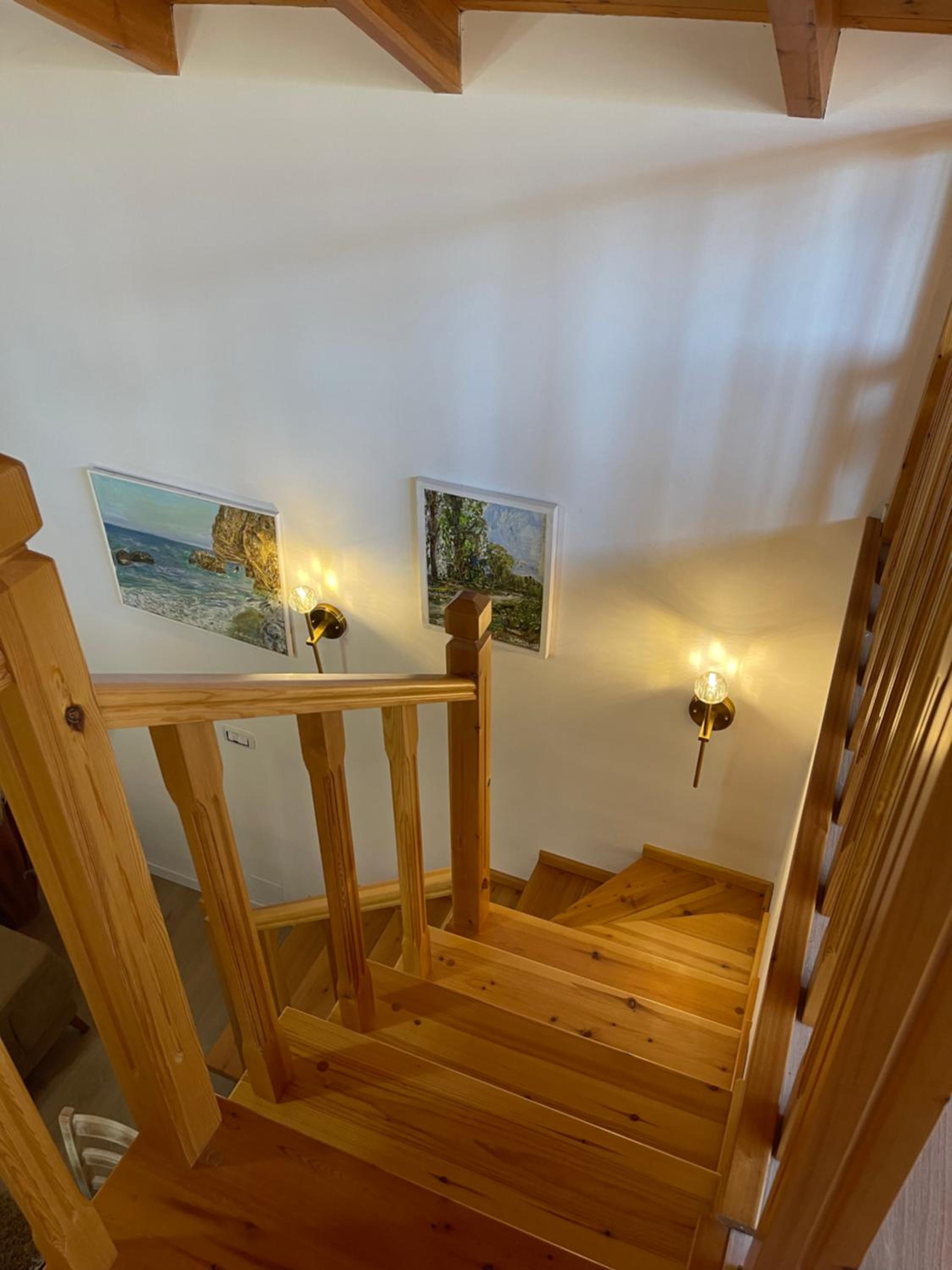 River Escape Villa - Private Beach, Scenic View & BBQ