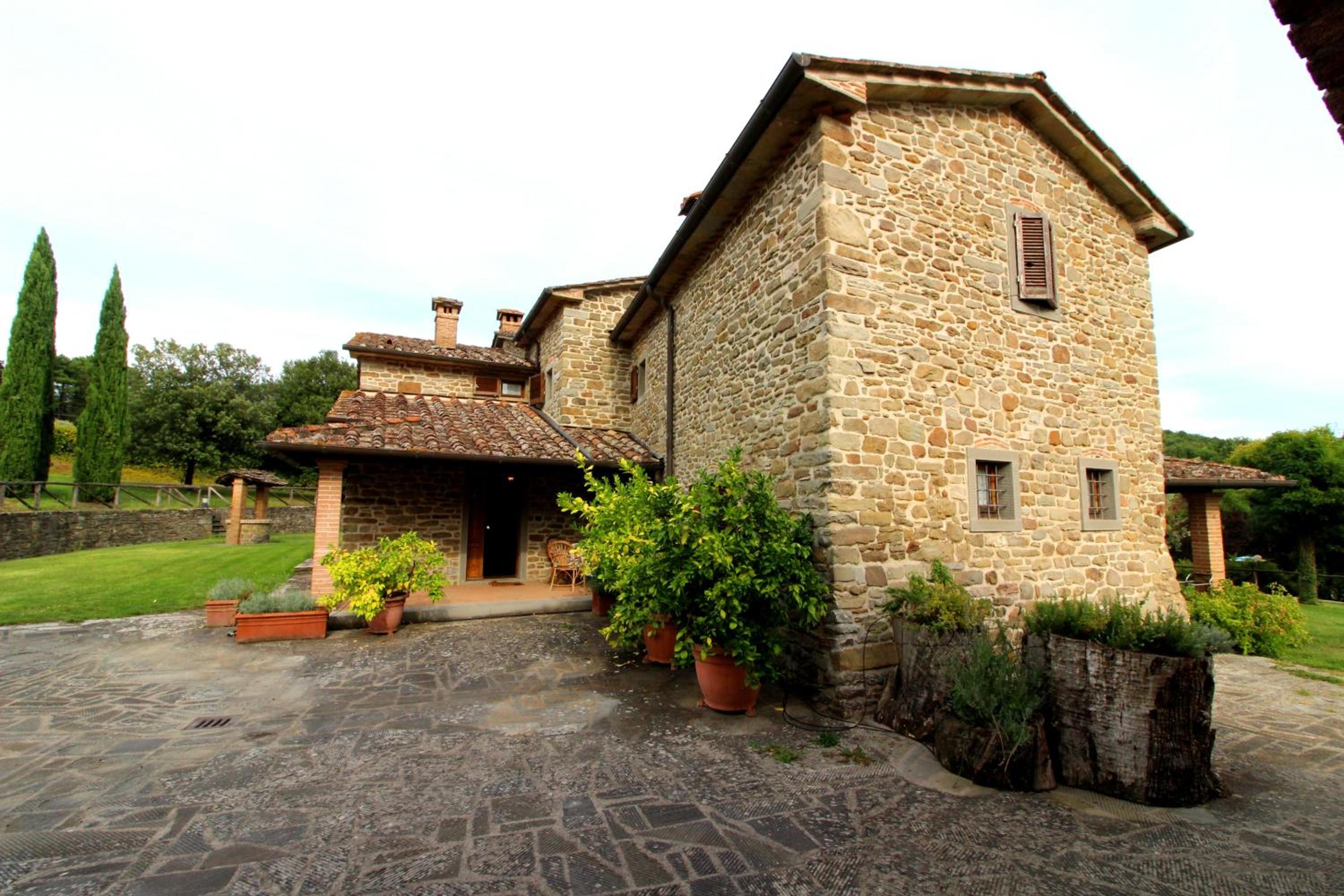 Casale Lorenzo view 3