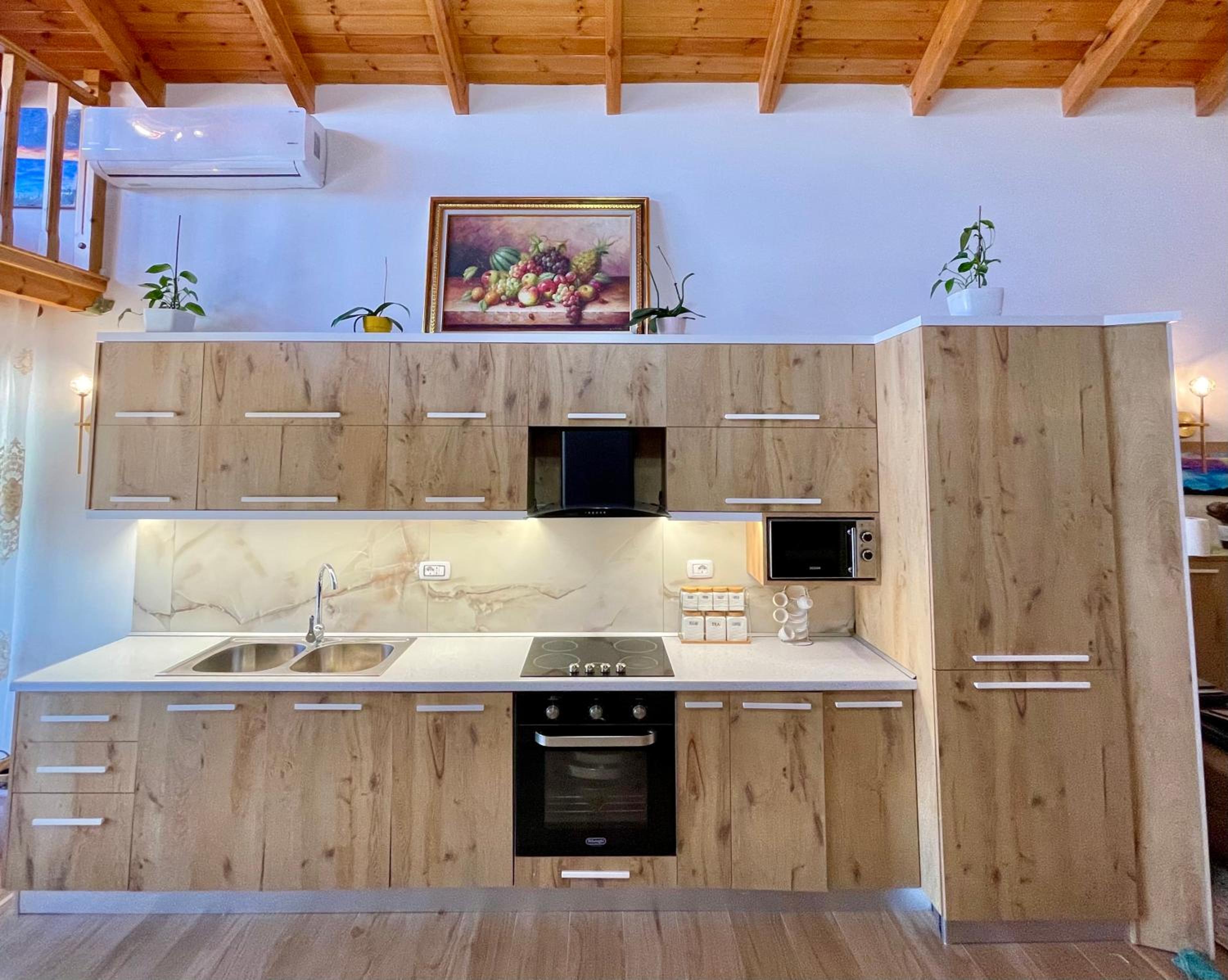 River Escape Villa - Private Beach, Scenic View & BBQ
