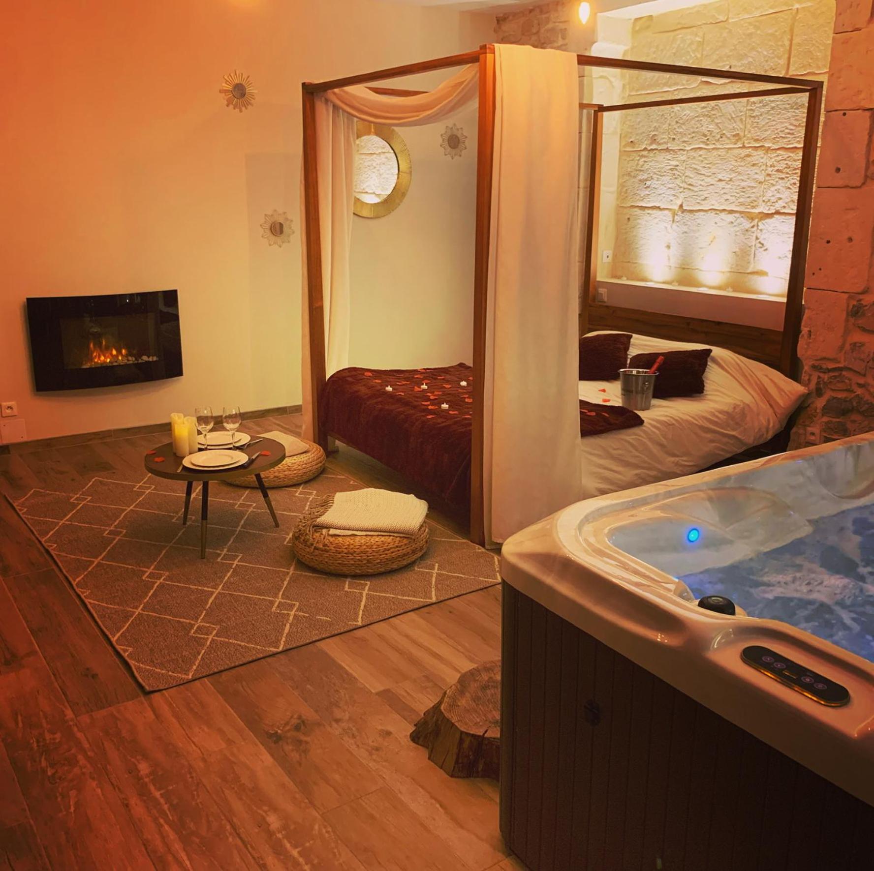 Hotel Suite De Caractere Avec Jacuzzi