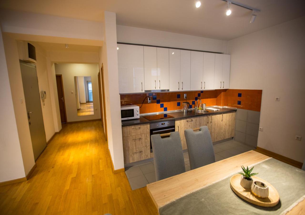 Three Bedroom Apartment Near City Center view 2