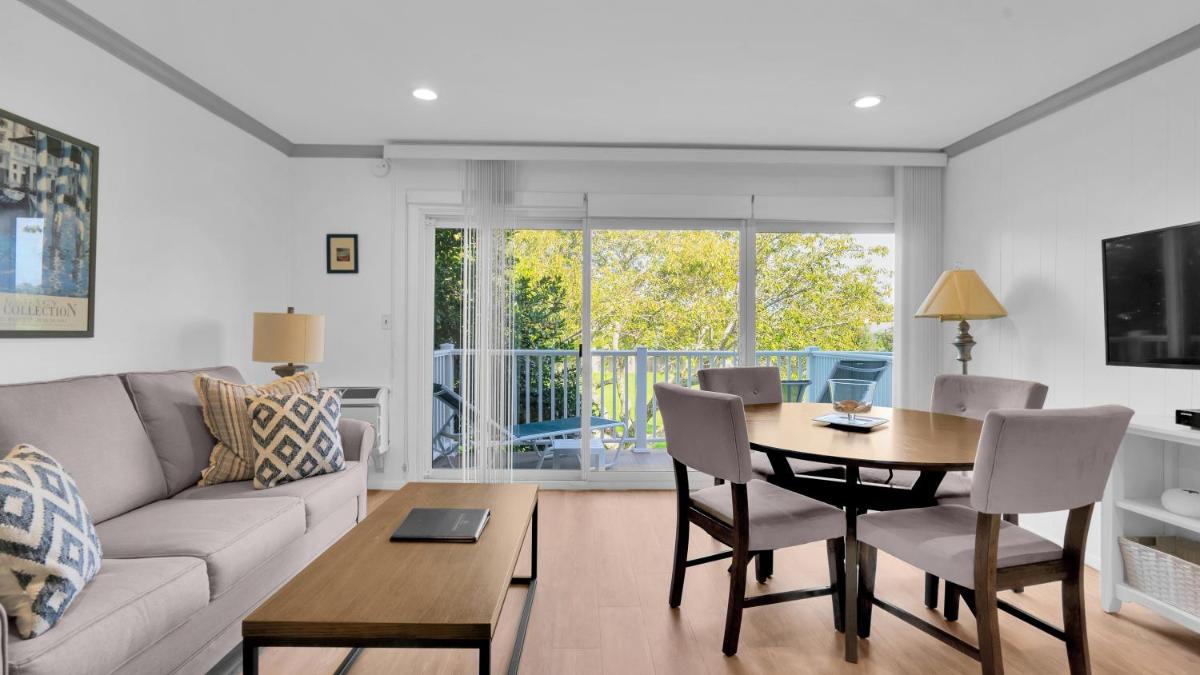 East Hampton House Resort 33