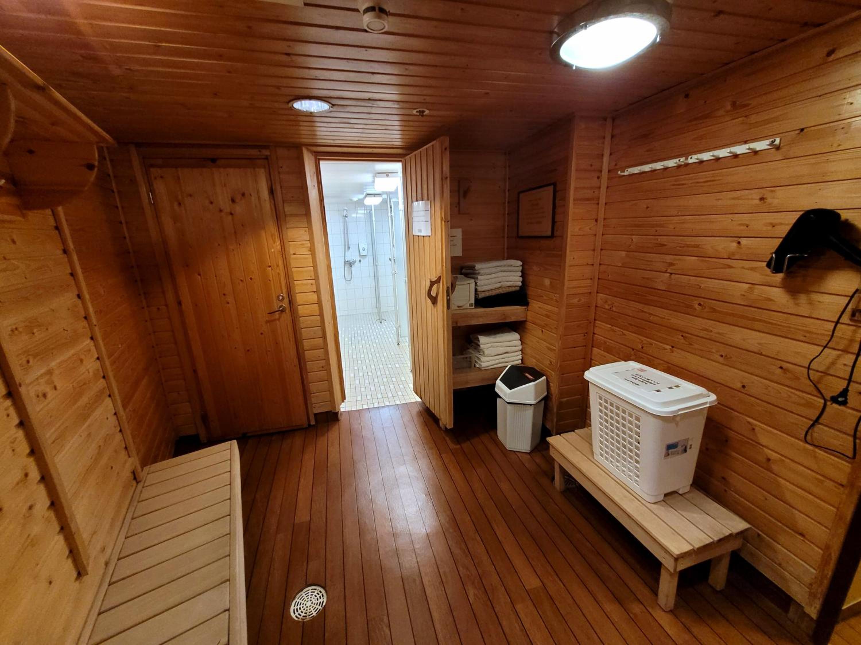 Laivahostel S/S Bore