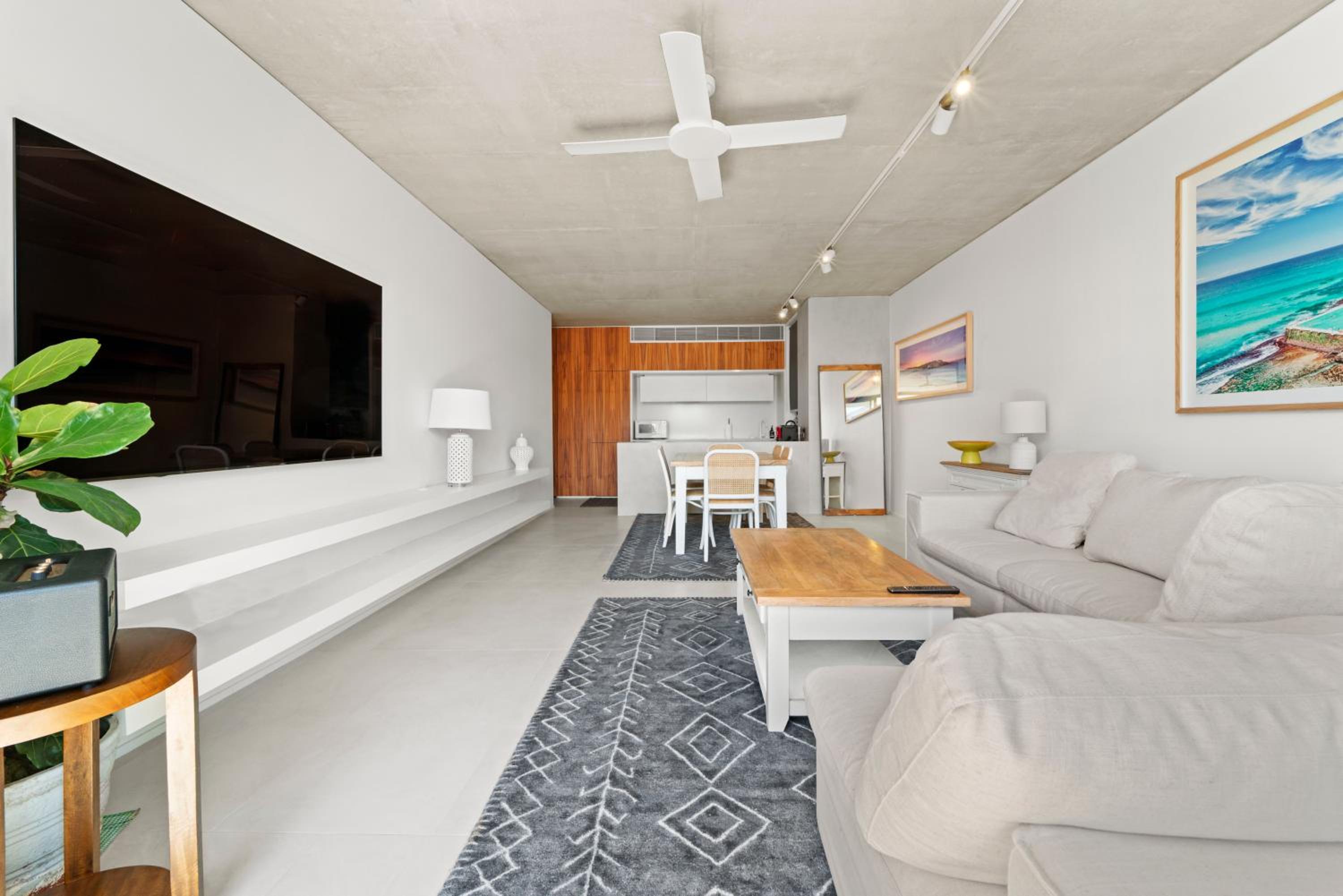 Premium Bondi Beach 2 Bedroom with Beach view and parking