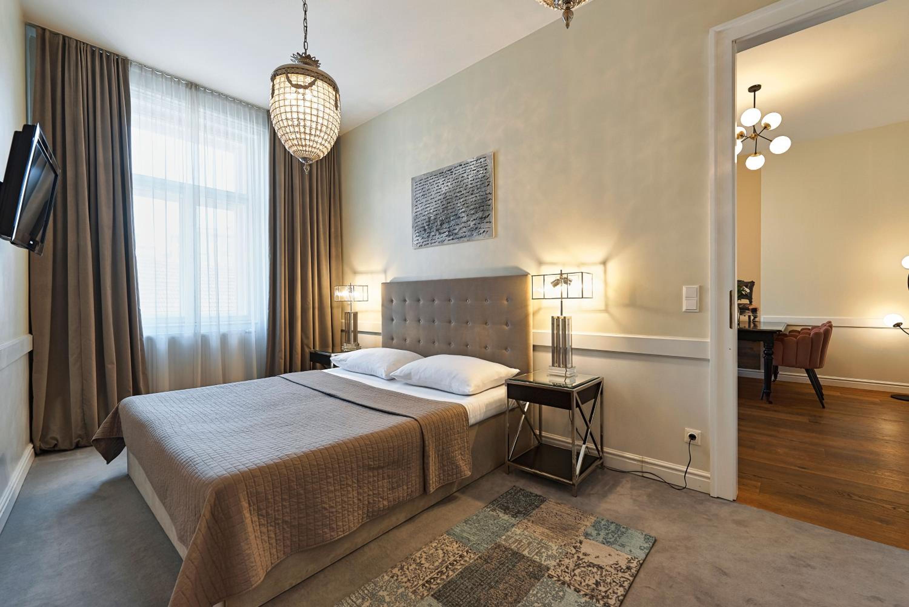 6 rooms Naschmarkt