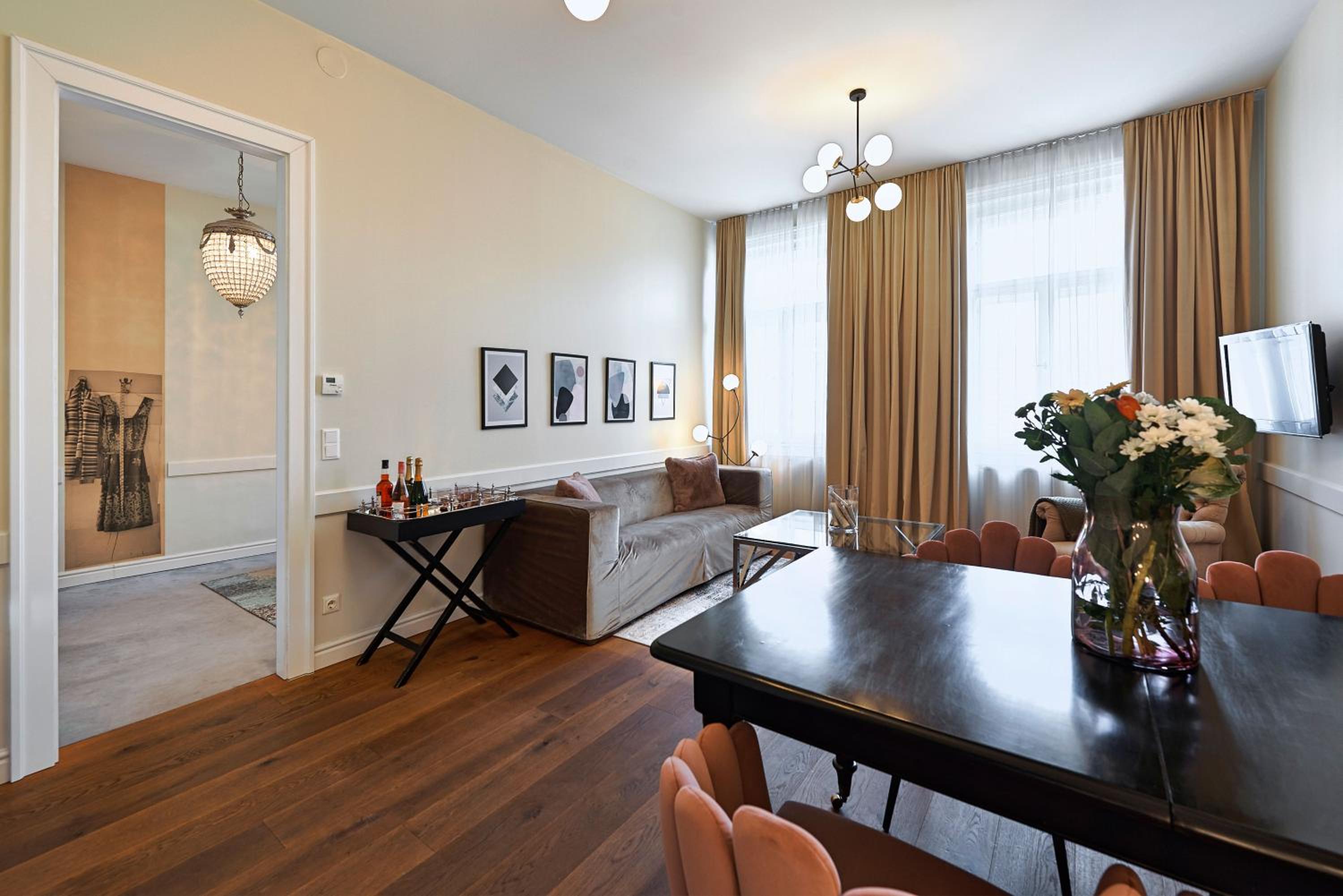 6 rooms Naschmarkt